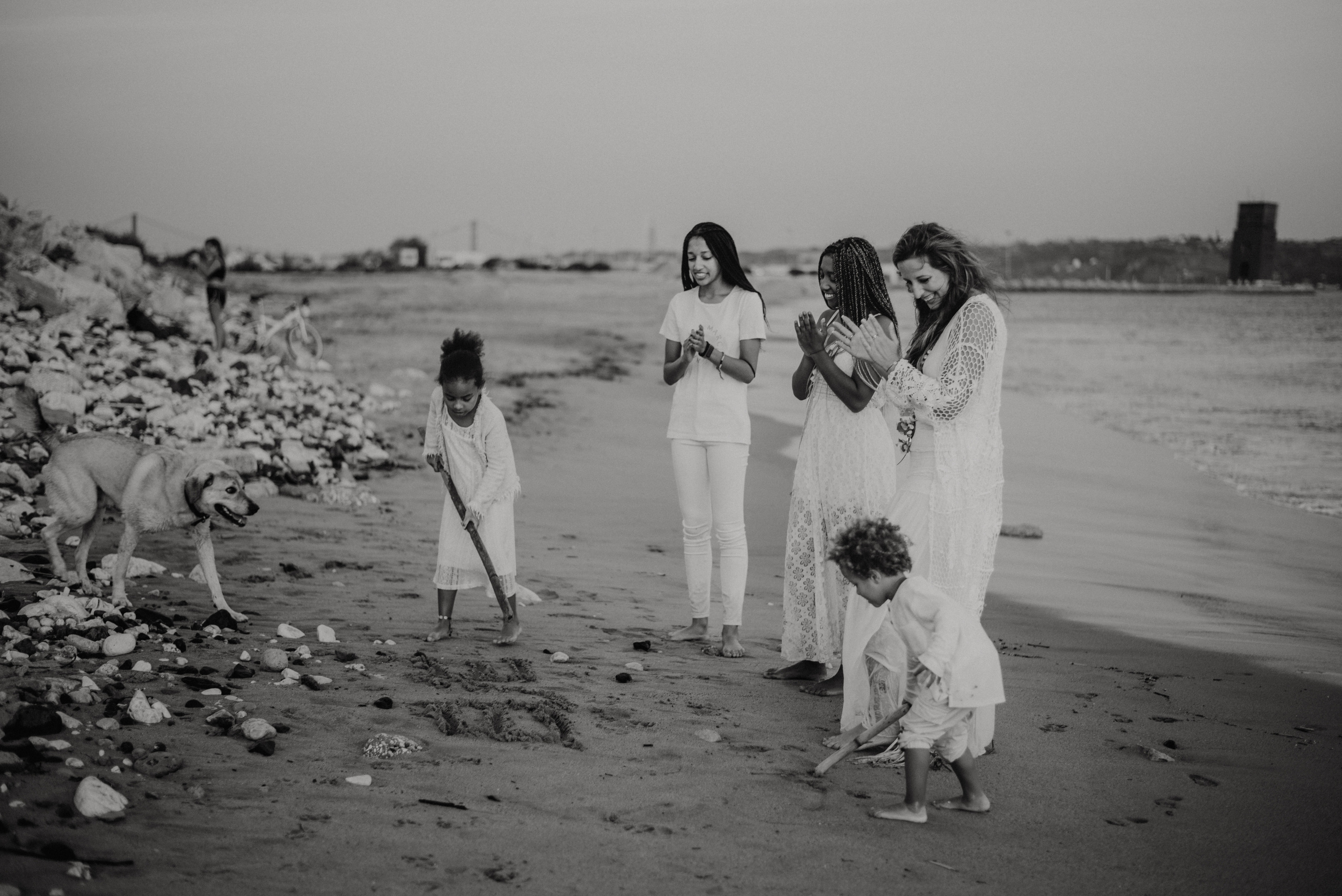 Family photographer based in Lisbon. Lifestyle, wedding and family photographer