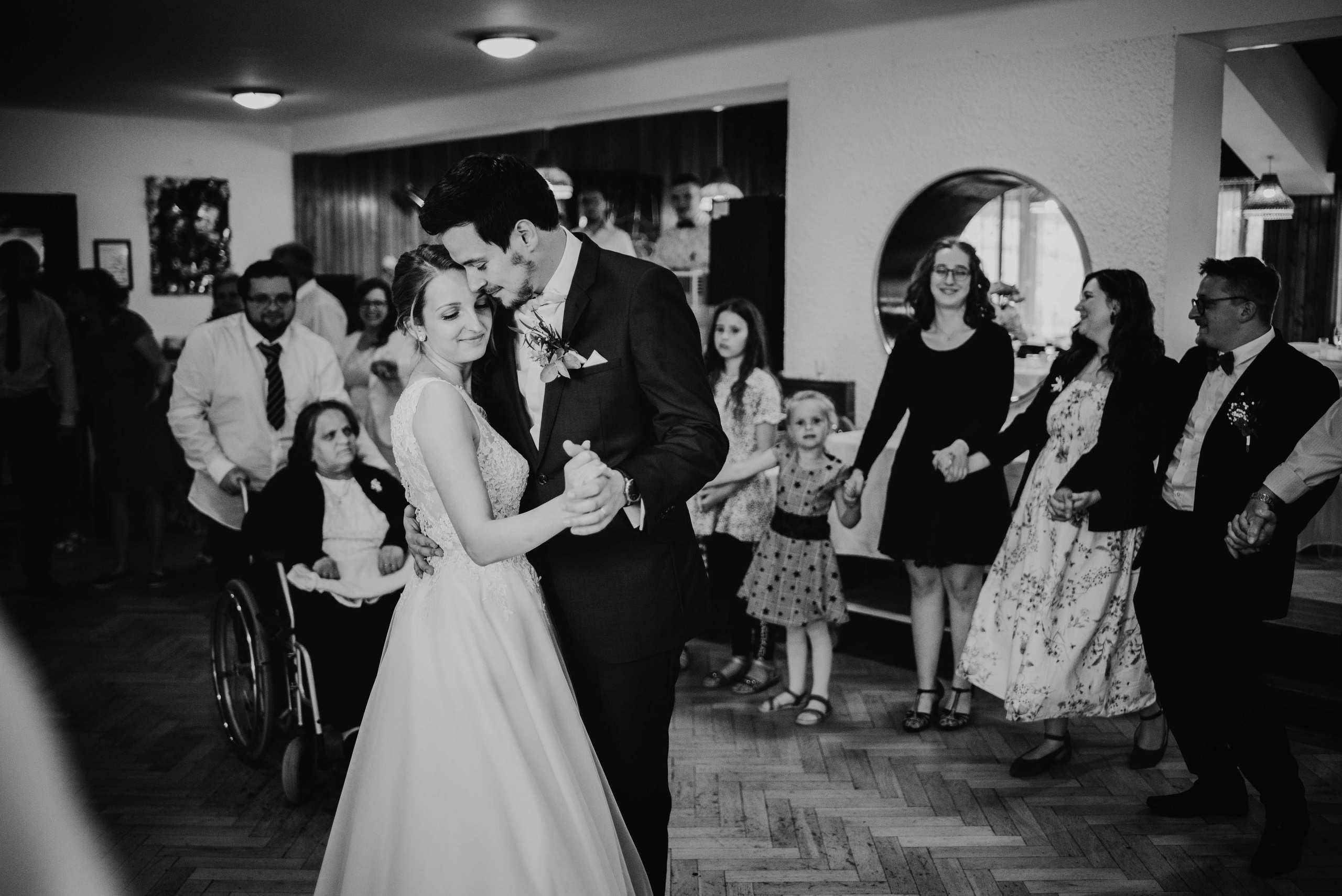 Svatba v kostele v Rýmařově. Bruntál. Lifestyle, wedding and family photographer