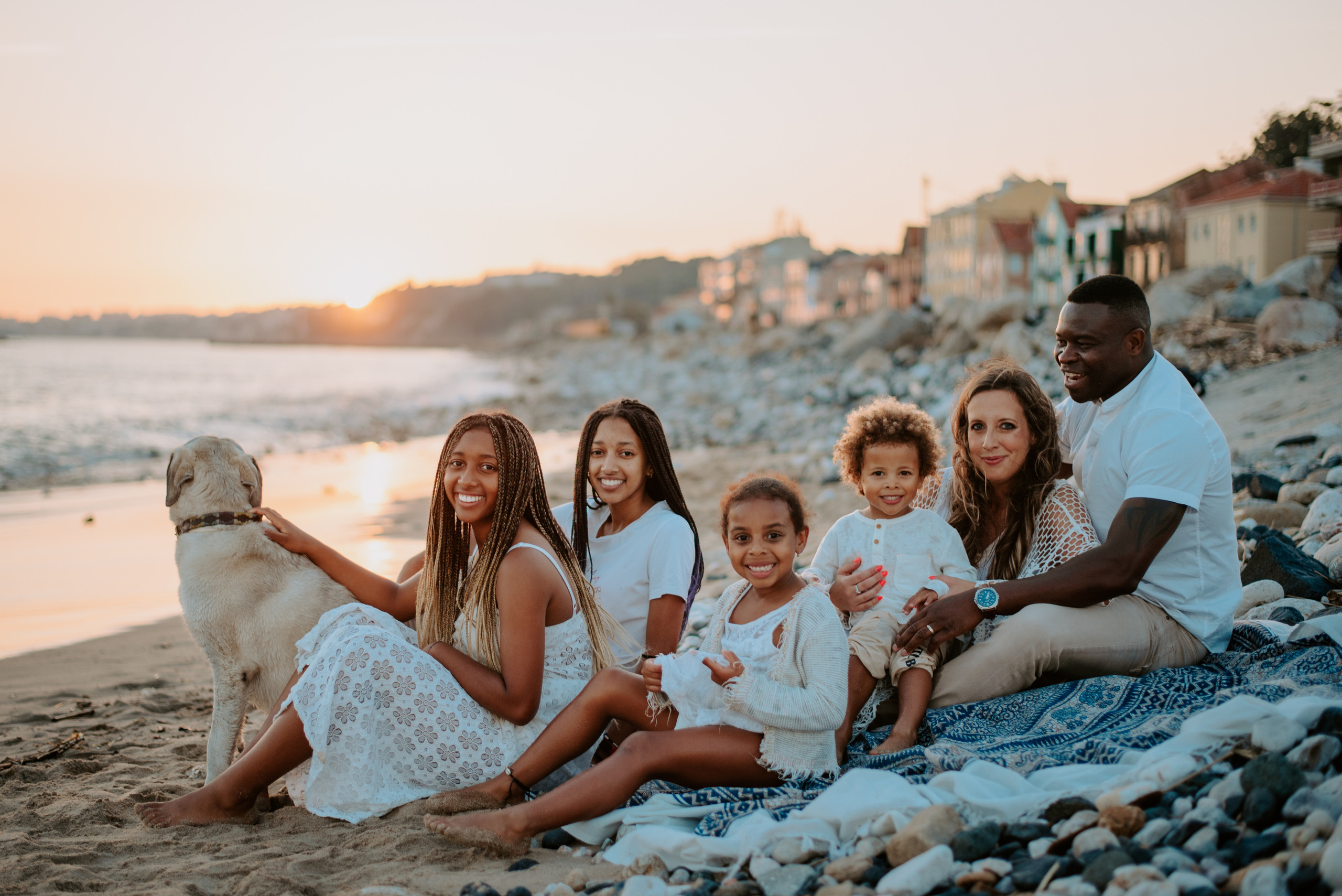 Family photographer based in Lisbon. Lifestyle, wedding and family photographer