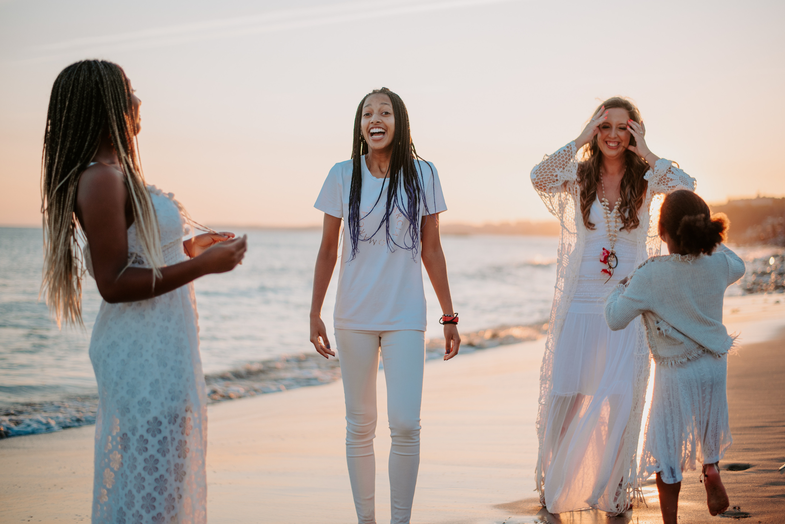 Family photographer based in Lisbon. Lifestyle, wedding and family photographer