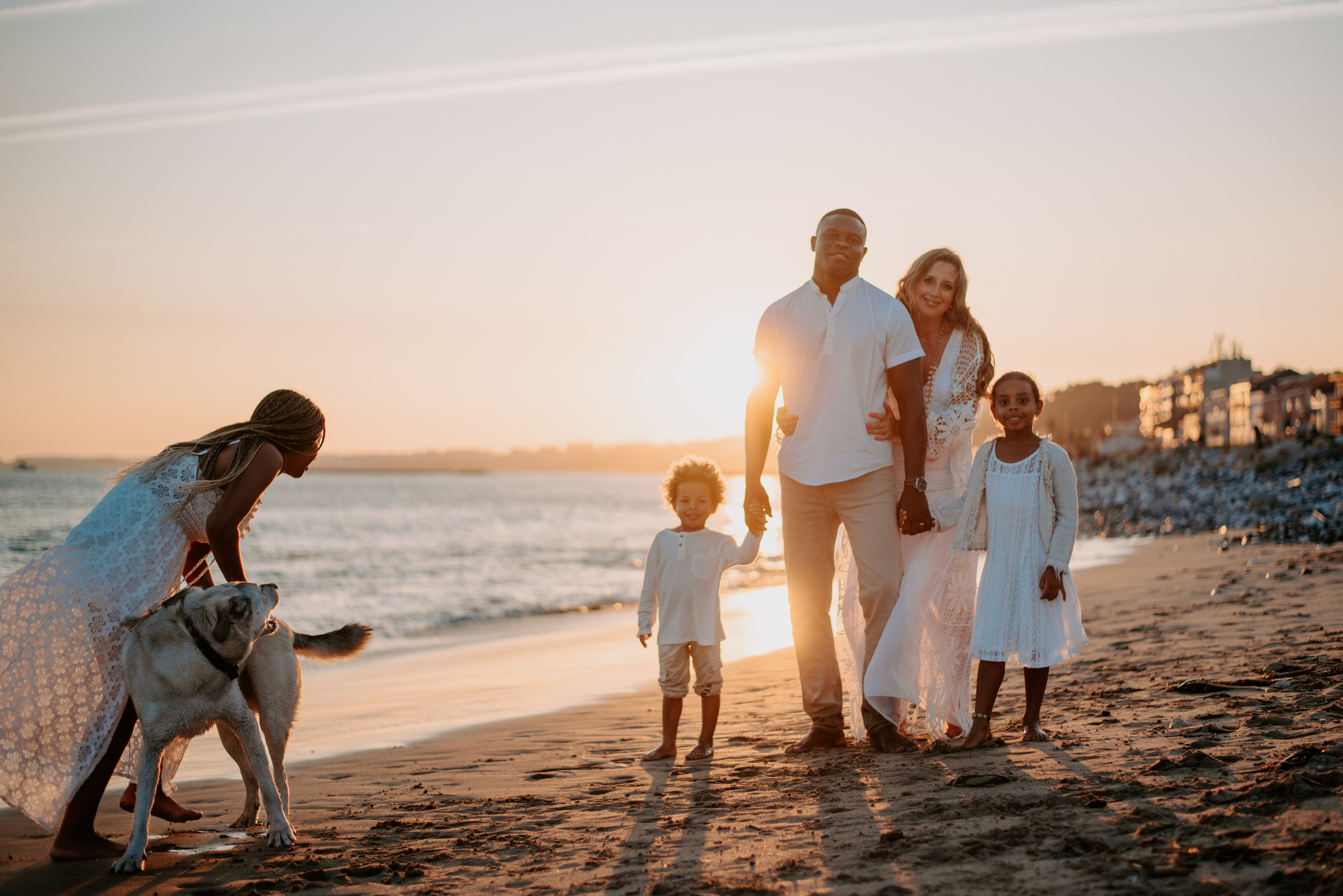 Family photographer based in Lisbon. Lifestyle, wedding and family photographer