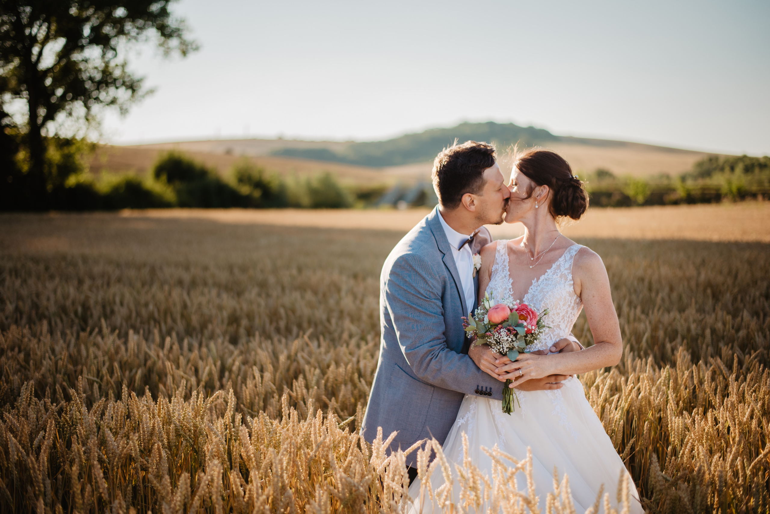 Rustic wedding. Svatba v rustikálním stylu poblíž Brna. Lifestyle, wedding and family photographer