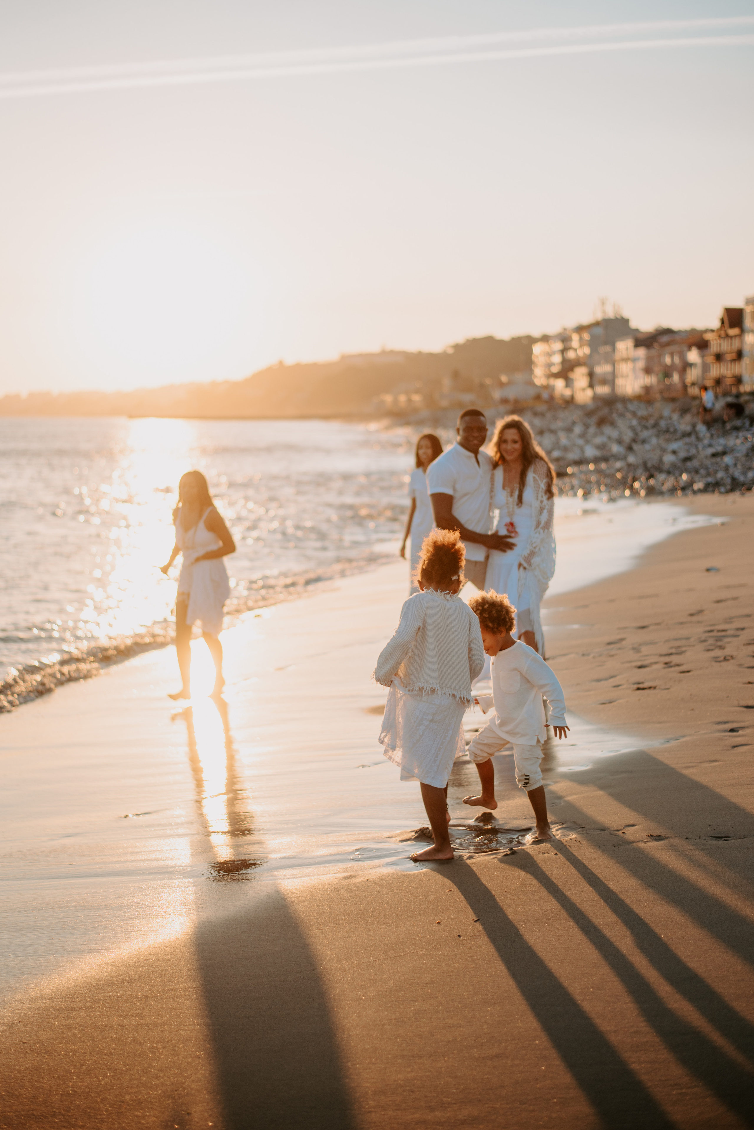 Family photographer based in Lisbon. Lifestyle, wedding and family photographer