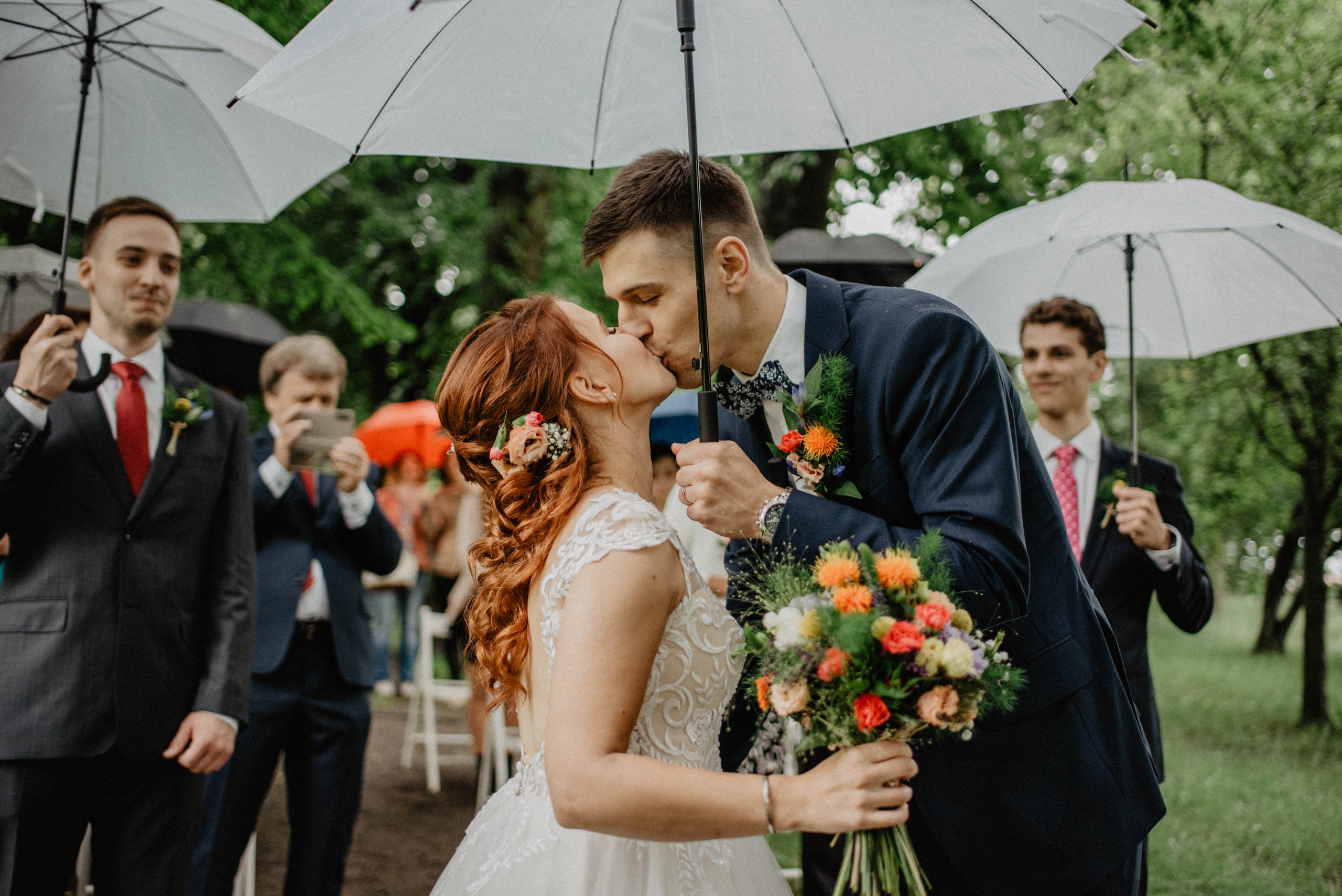 Svatba v Táboře v parku. Lifestyle, wedding and family photographer