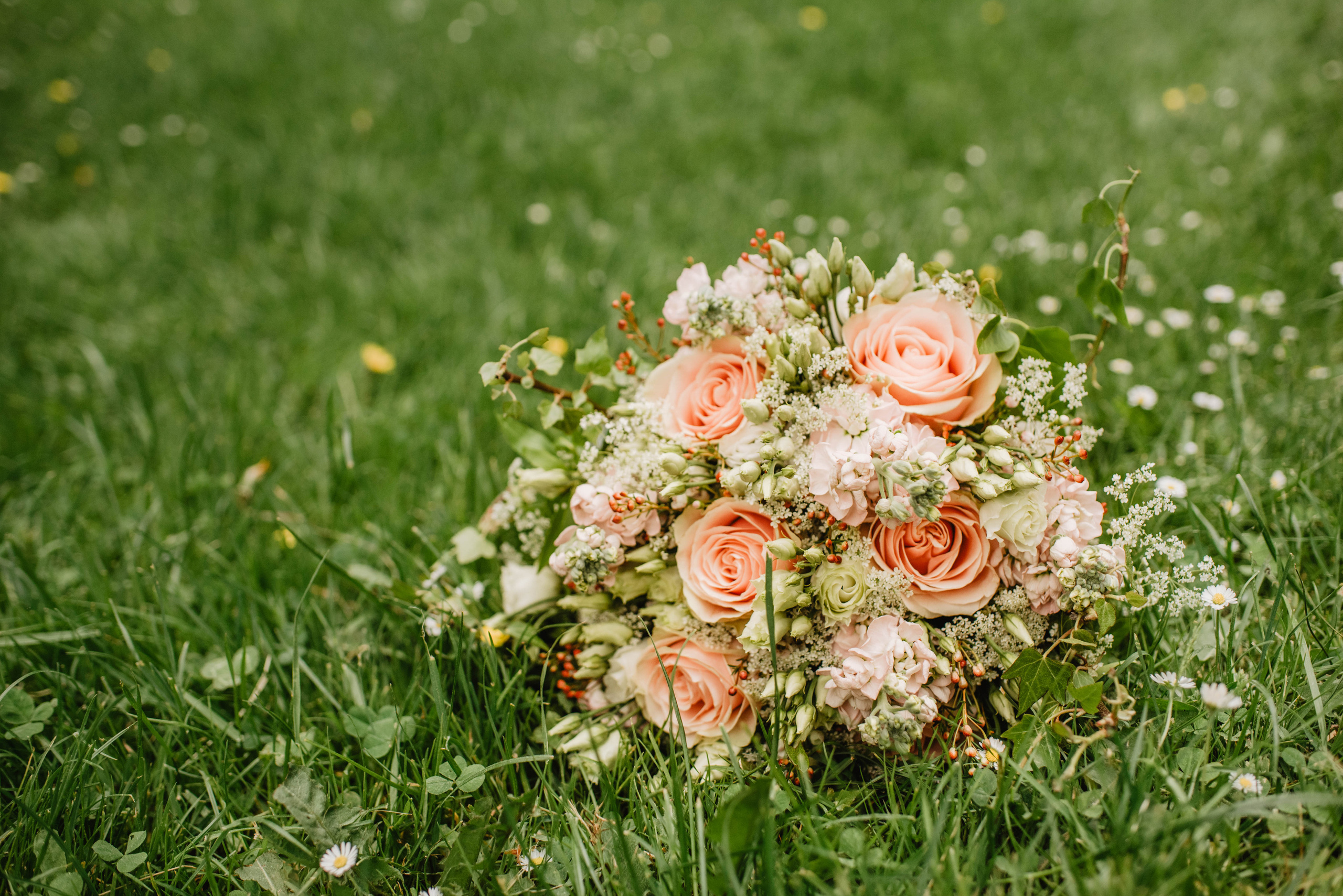Svatba na hradě na Šumavě. Šumava. Velhartice. Lifestyle, wedding and family photographer