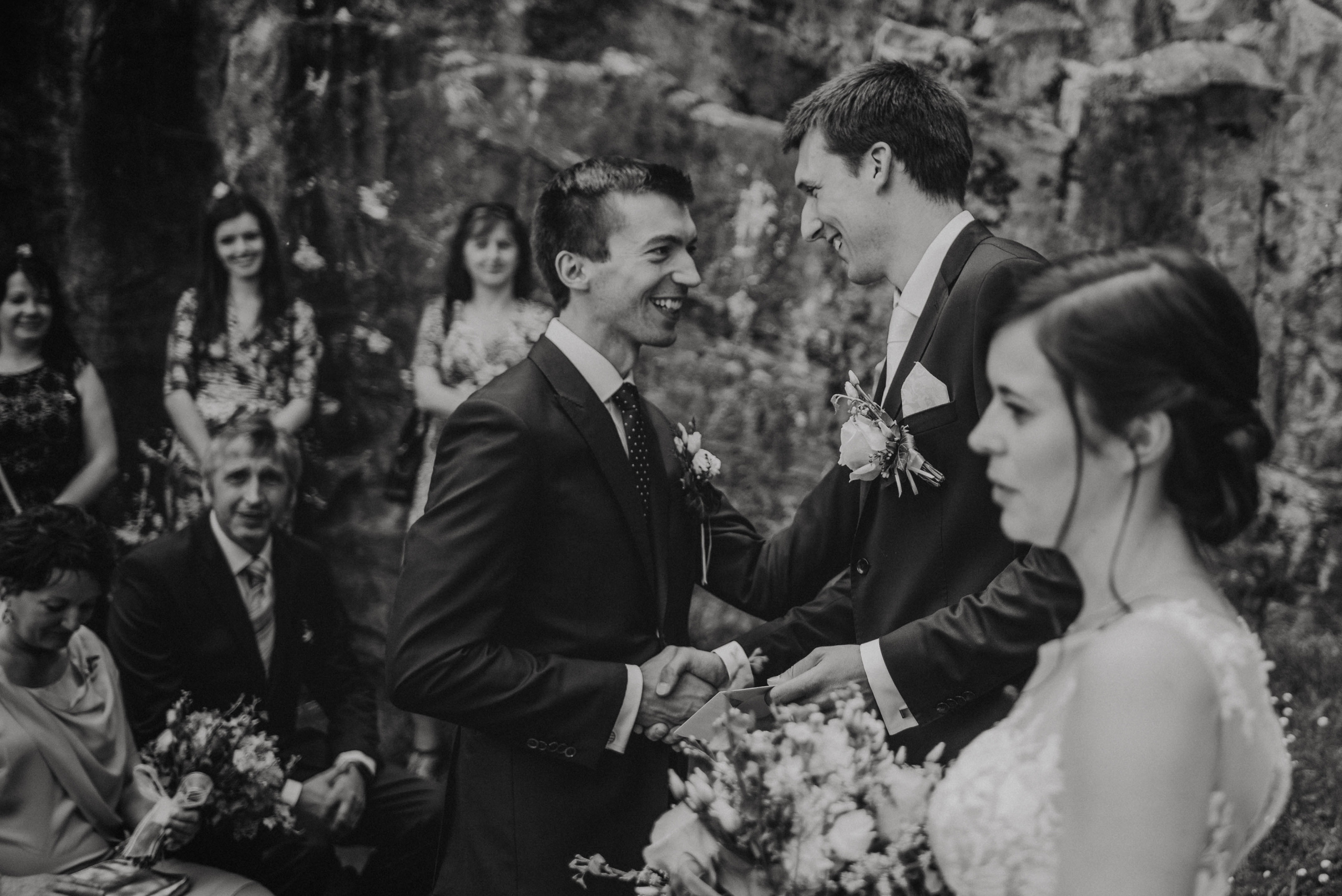 Svatba na hradě na Šumavě. Šumava. Velhartice. Lifestyle, wedding and family photographer