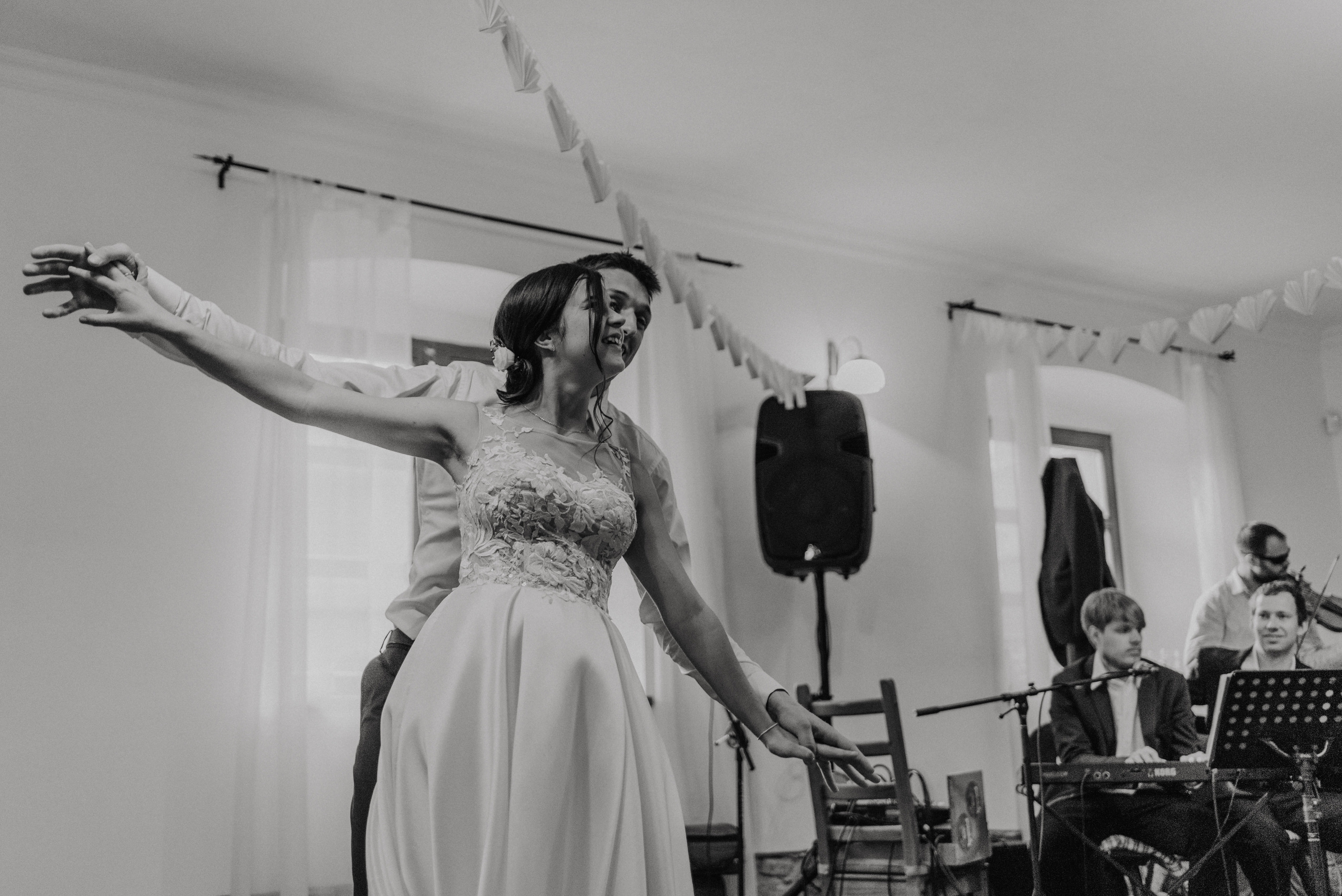 Svatba na hradě na Šumavě. Šumava. Velhartice. Lifestyle, wedding and family photographer