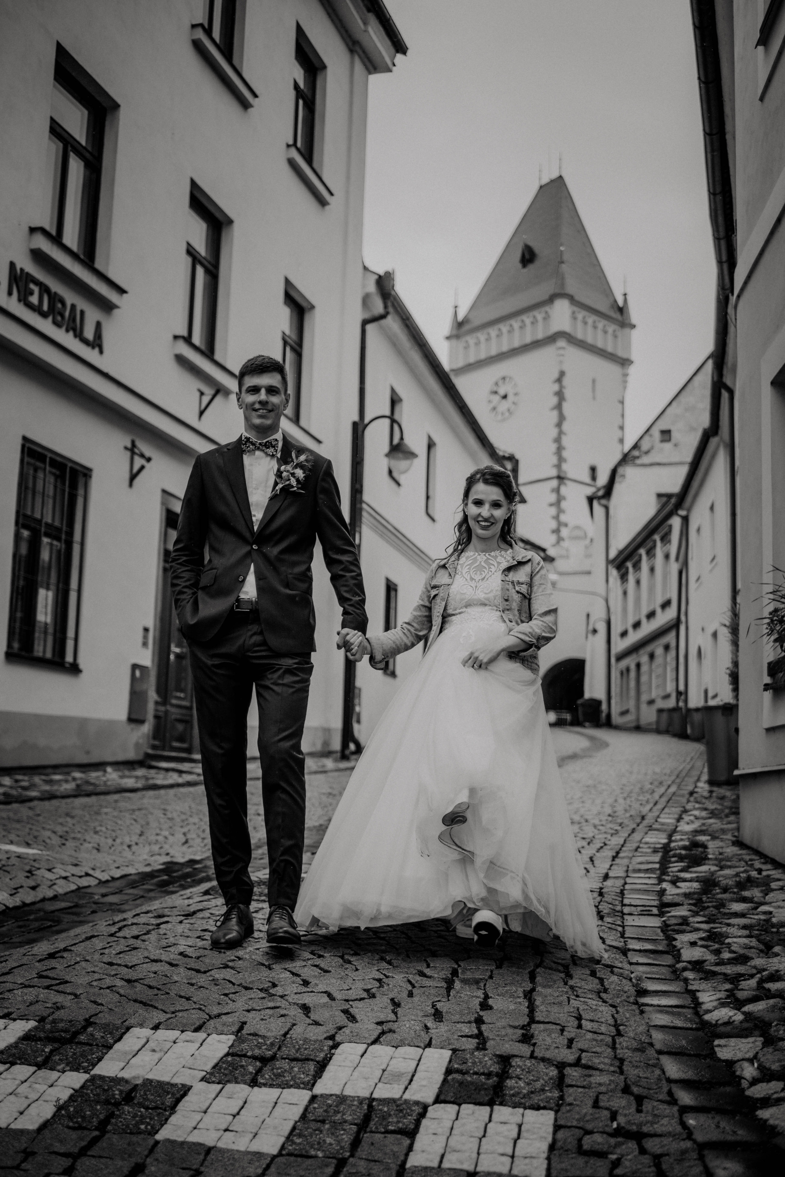 Svatba v Táboře v parku. Lifestyle, wedding and family photographer