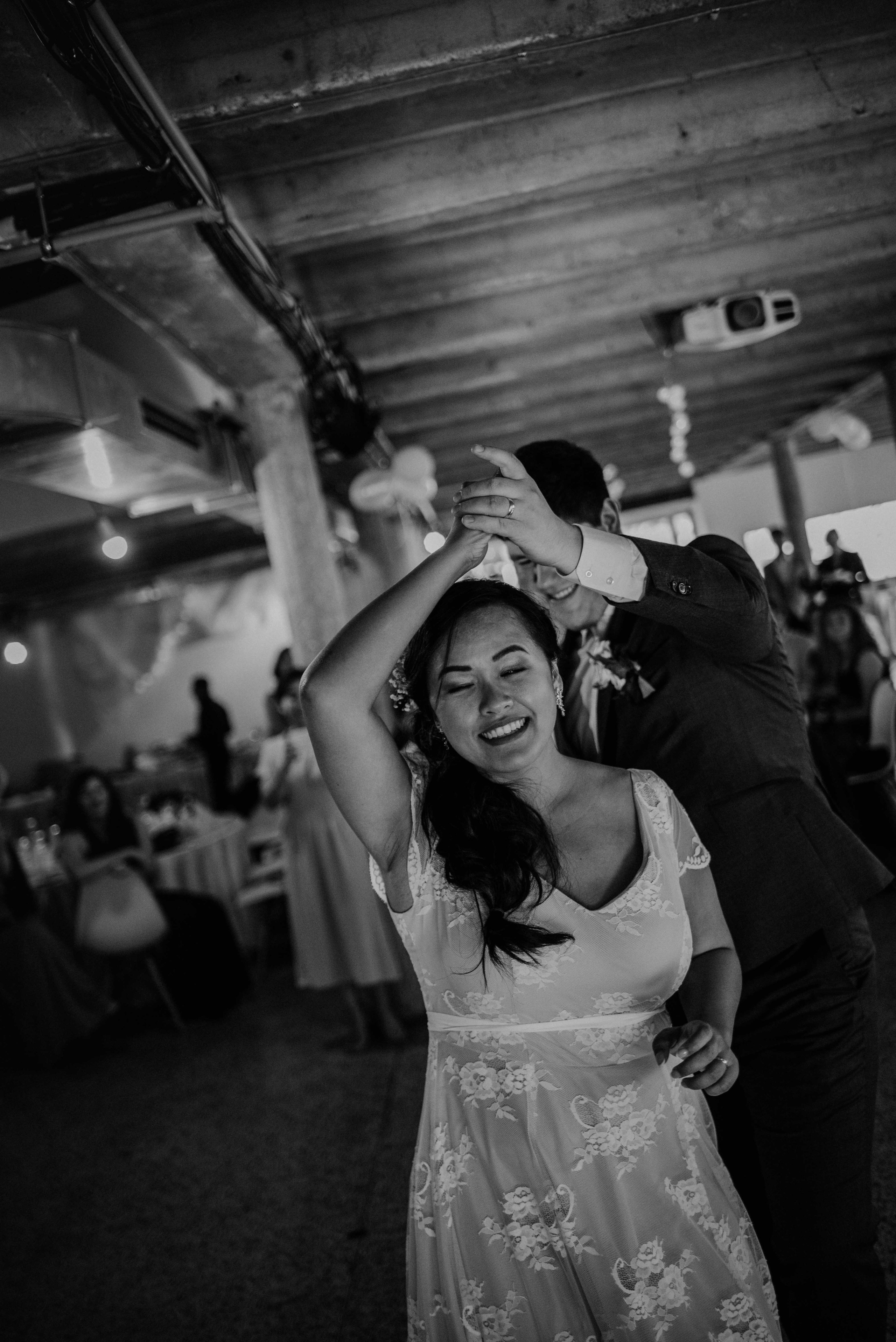 Svatba v centru Brna na Zelném trhu. Lifestyle, wedding and family photographer