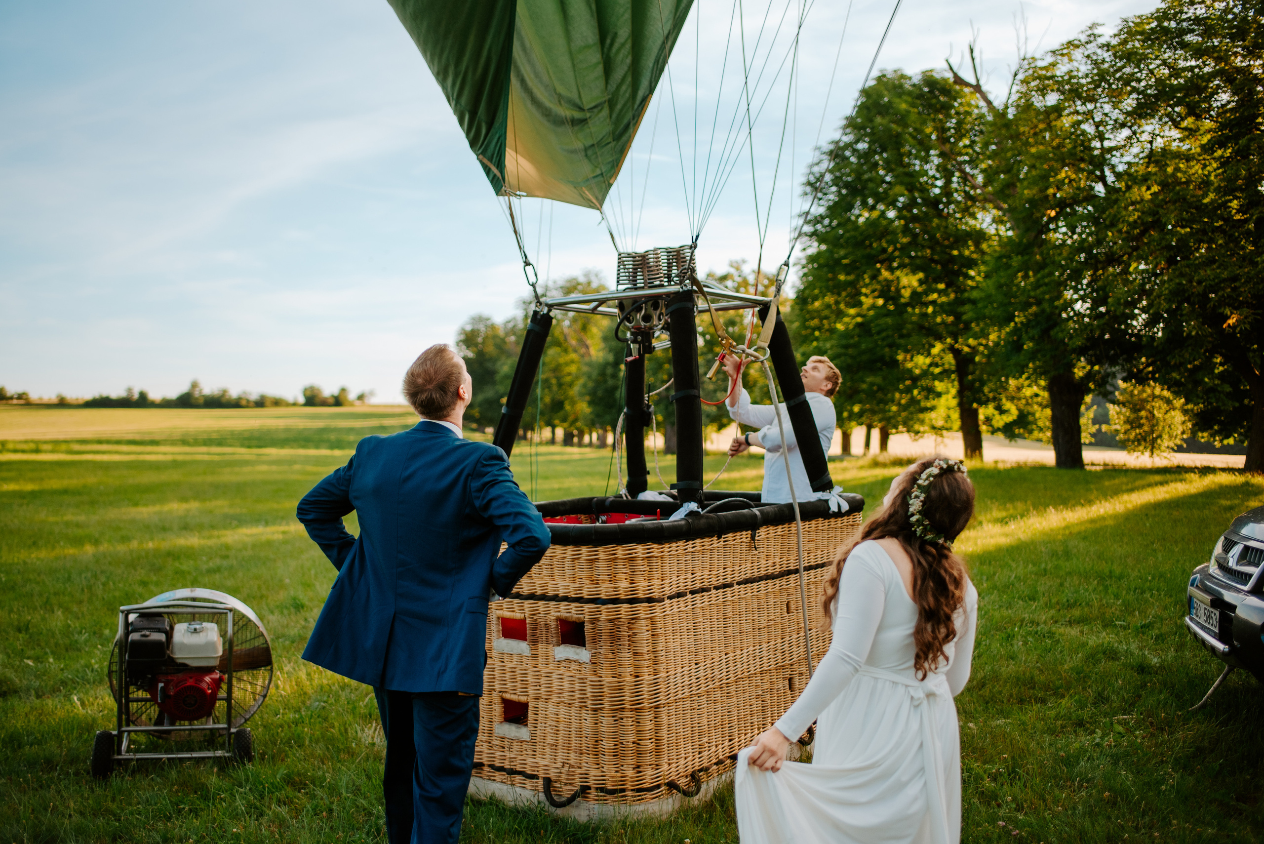 Wedding in the hot air balloon. Lifestyle, wedding and family photographer