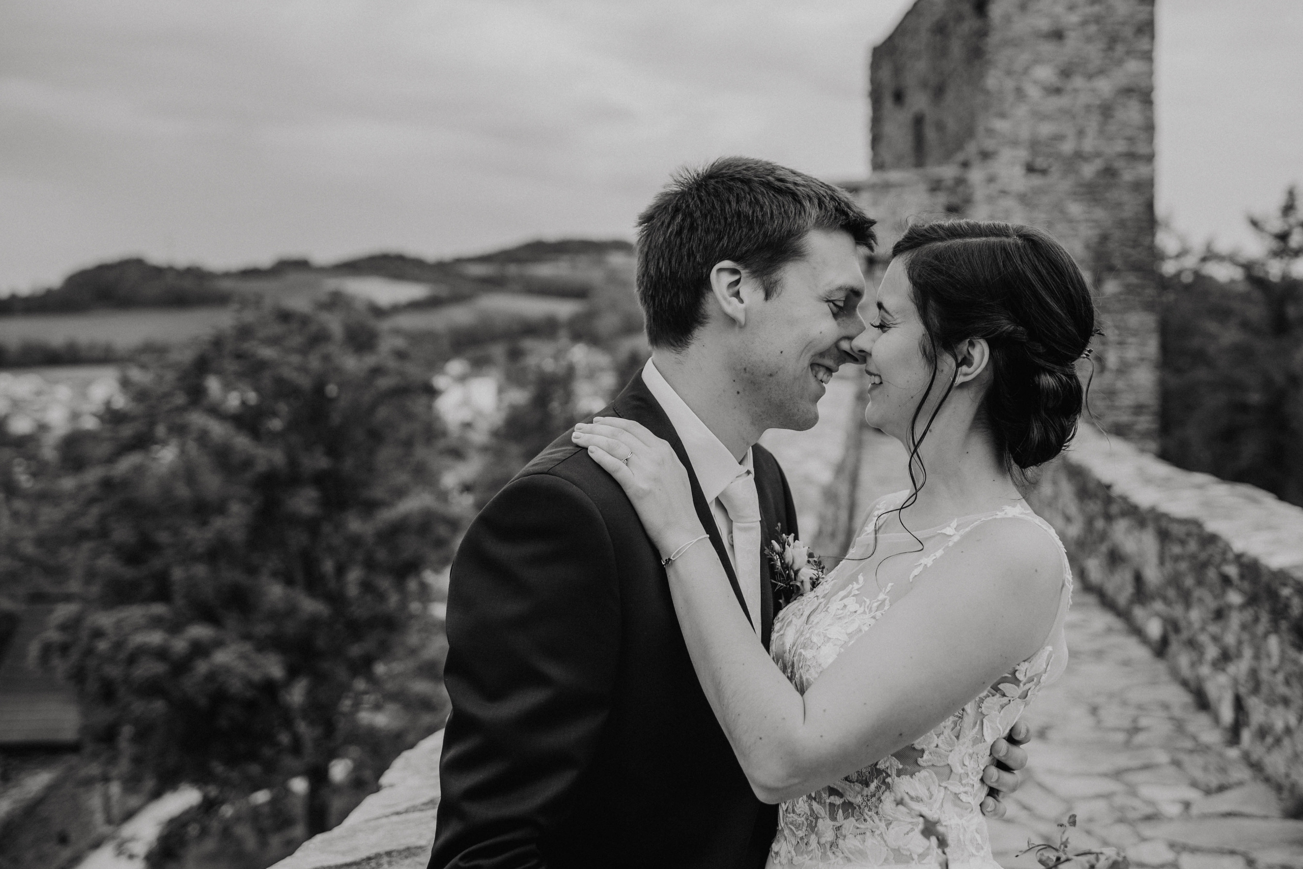 Svatba na hradě na Šumavě. Šumava. Velhartice. Lifestyle, wedding and family photographer