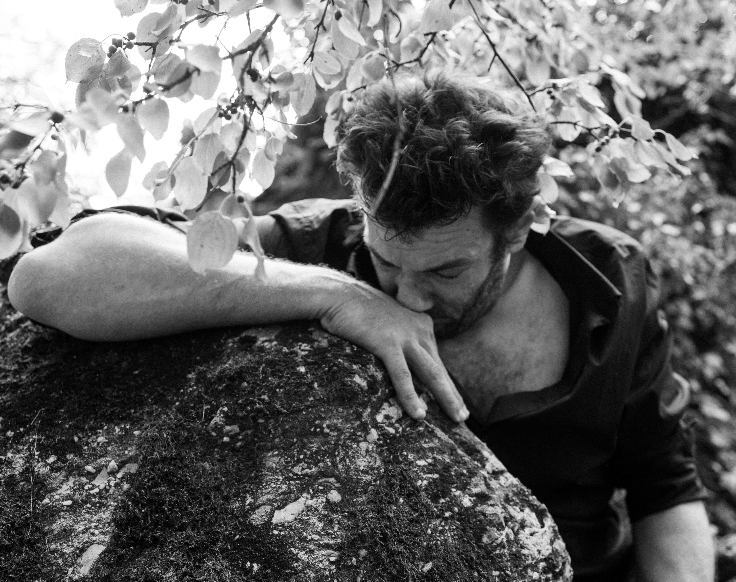Portrait du portfolio d’un acteur Avignon Provence France. Histoires d’amour, séances photos de famille et de mariage en France