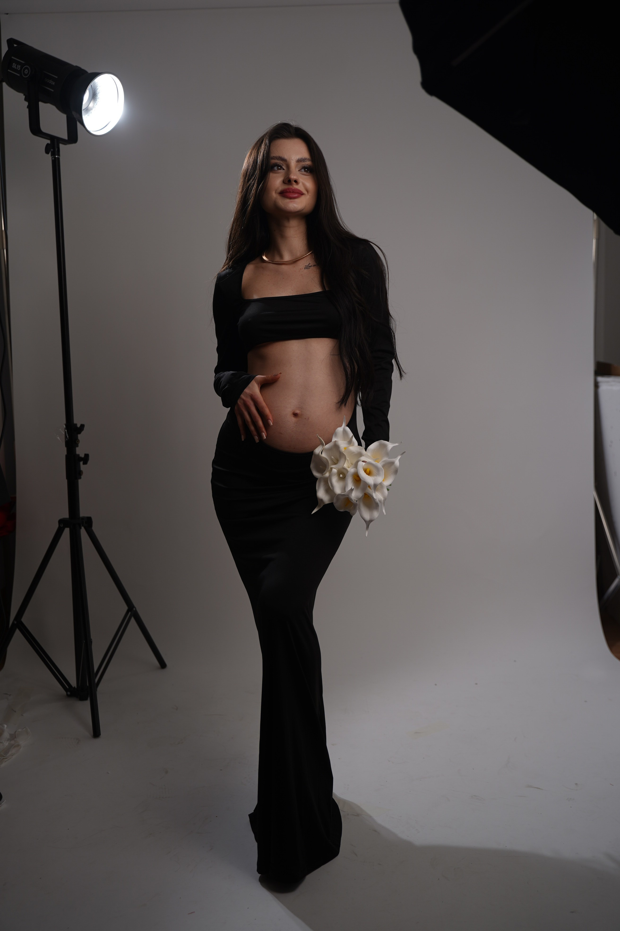 Maternity photo-shoot. Yuliia Shkadina, wedding photographer | content creator | Paris, Côte d’Azure, Lake Como