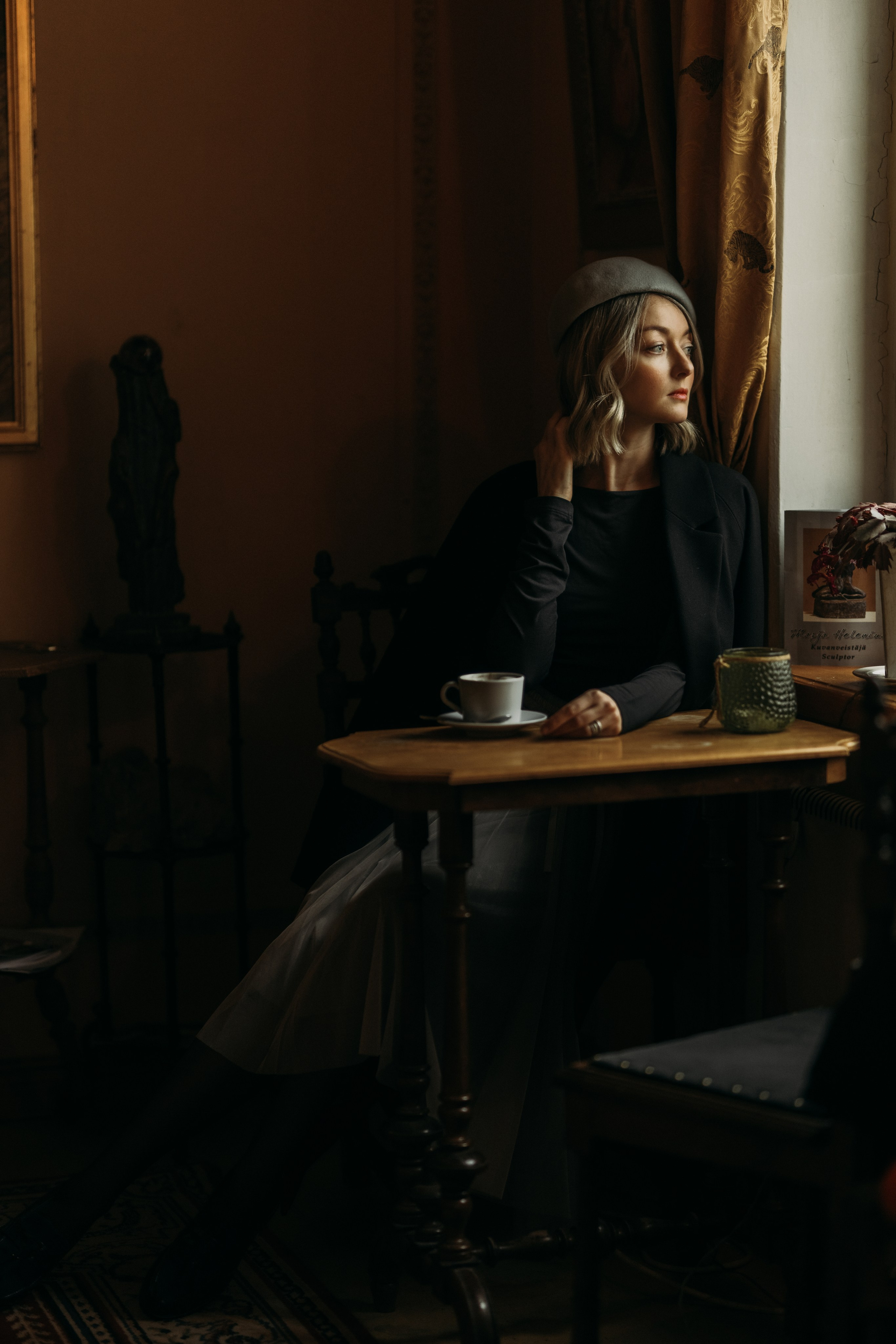 Woman phoshoot. Wedding and portrait photographer in Helsinki Vickan O