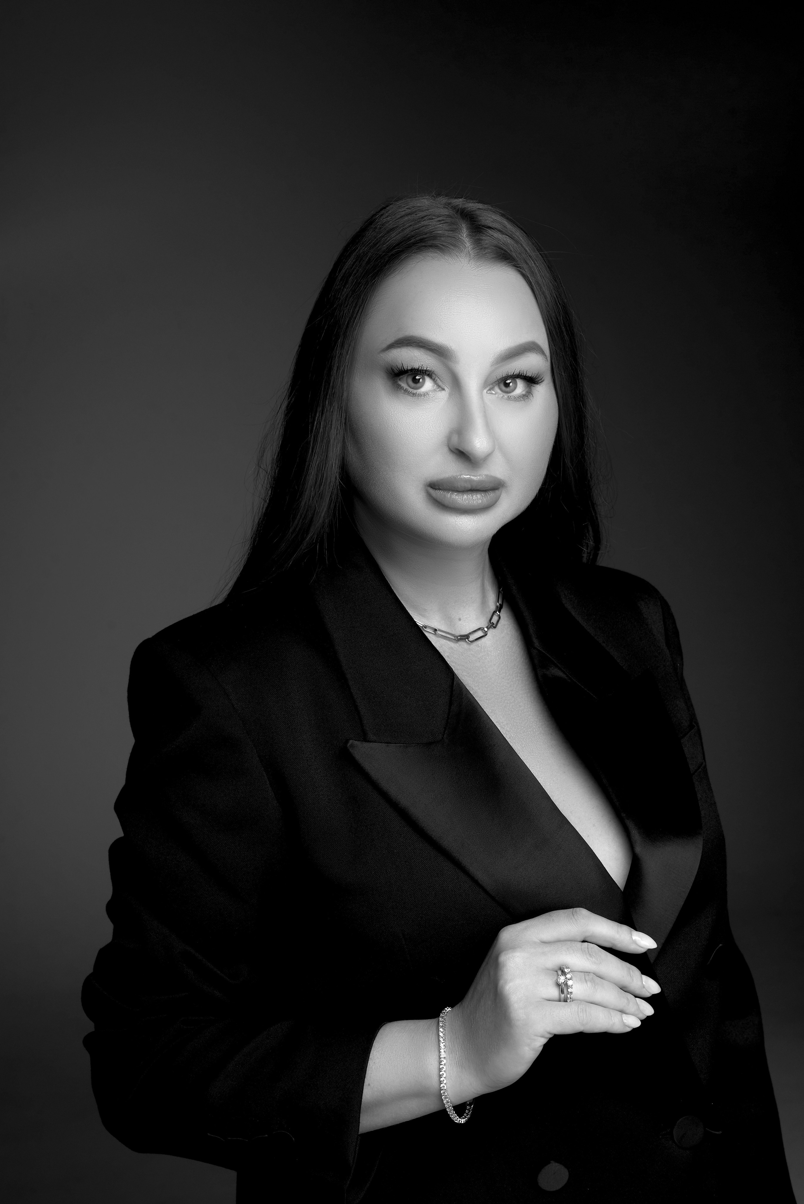 Profesjonalna Sesja Biznesowa i Wizerunkowa – Zdjęcia, które Podkreślą Twój Sukces. Portrait & Fashion Photographer | Сannes, Paris, Monaco, Dubai, Kyiv — - Alisa Postnykova