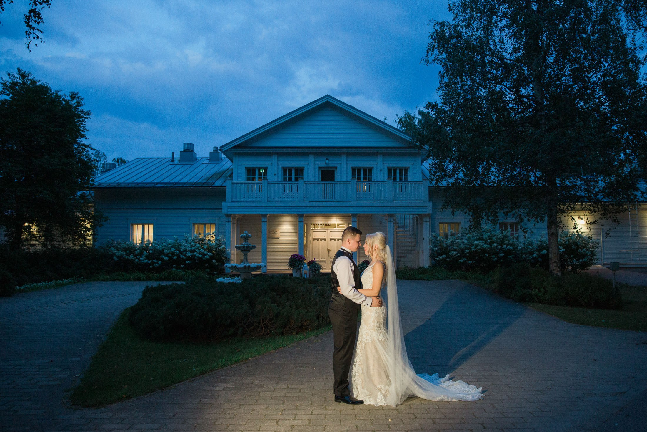 Hääkuvaaja Porvoo | Hääkuvaus Villa Haikko