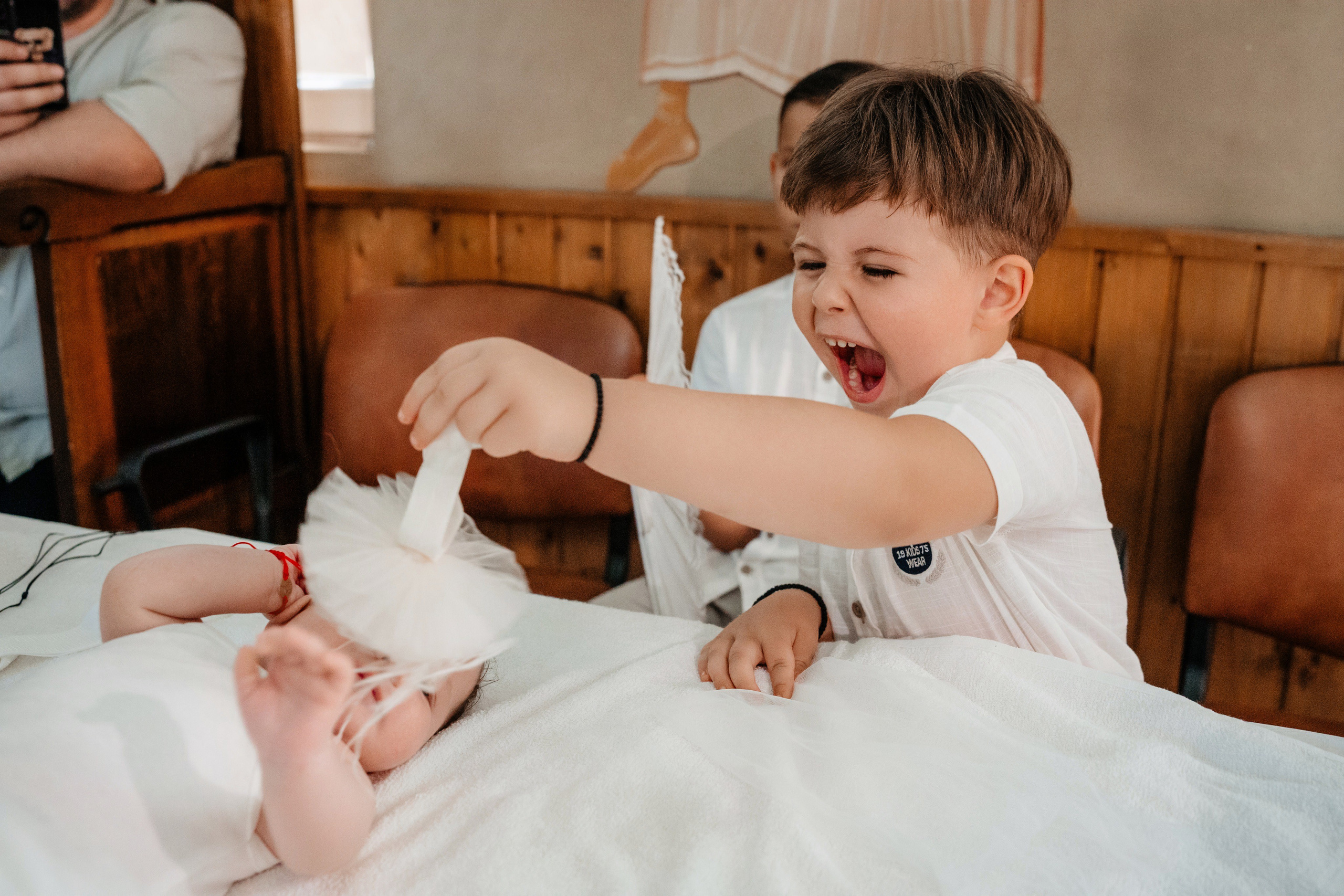 Larisa Ioana. Raw Studio. Fotograful tau de nunta!