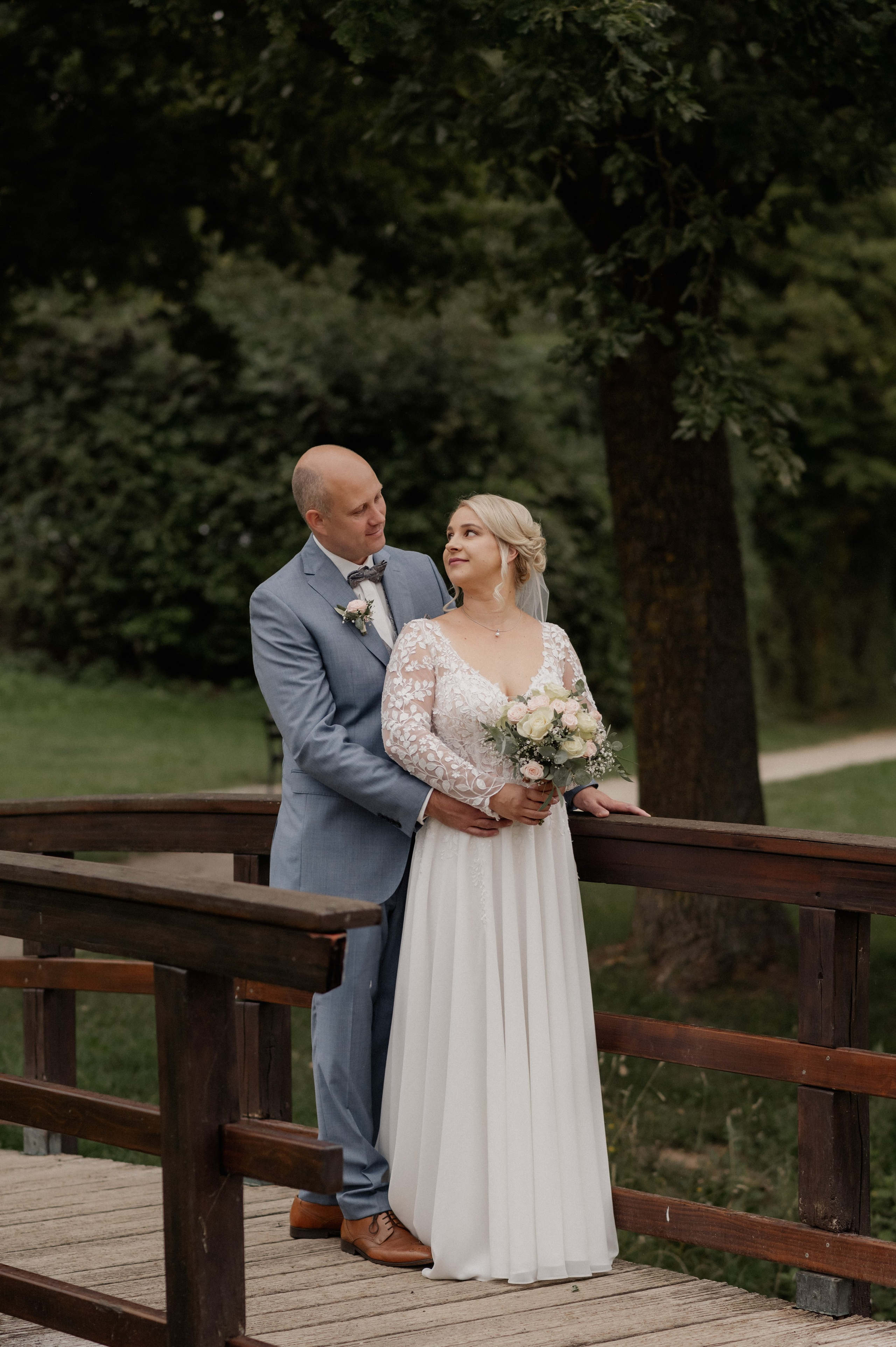 PRE-WEDDING IN WOLFRAMS-ESCHENBACH. Photographer in Nuremberg Irina Mehnert from Ansbach