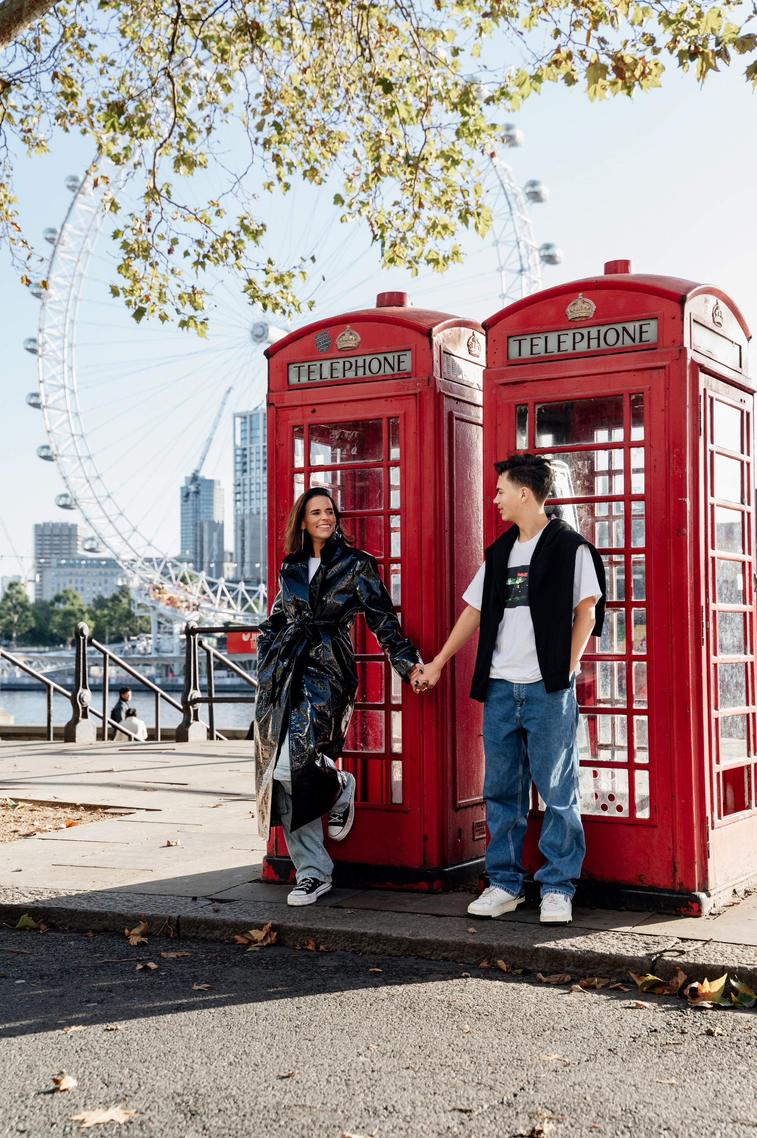 Tower Bridge+Westminster Carmela with son. FAMILY AND WEDDING PHOTOGRAPHER IN LONDON MARINA RIVA