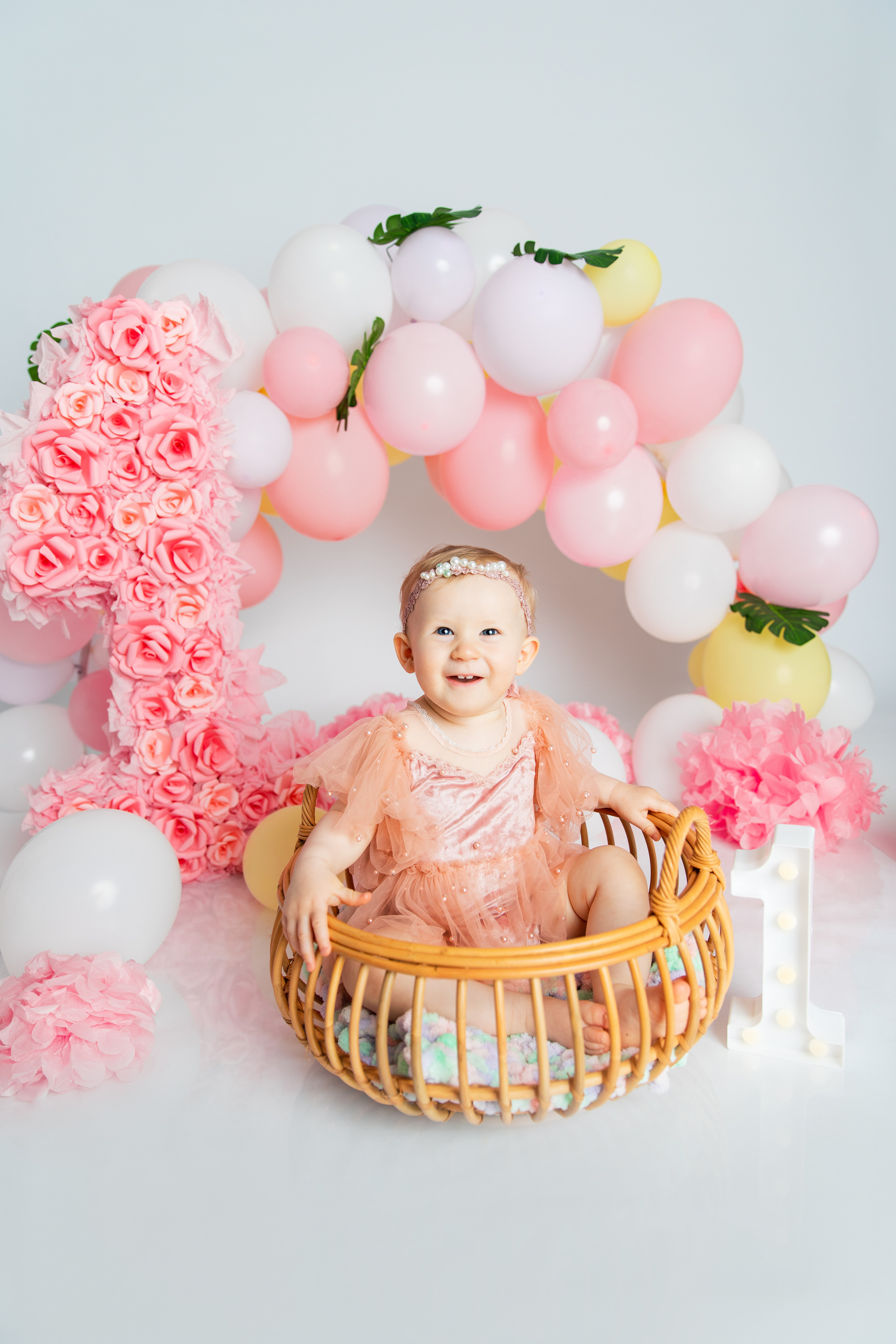 CAKE SMASH ja 1 V KUVAUKSET. Valokuvaaja Itä-Uudellamaalla Viktoria photography