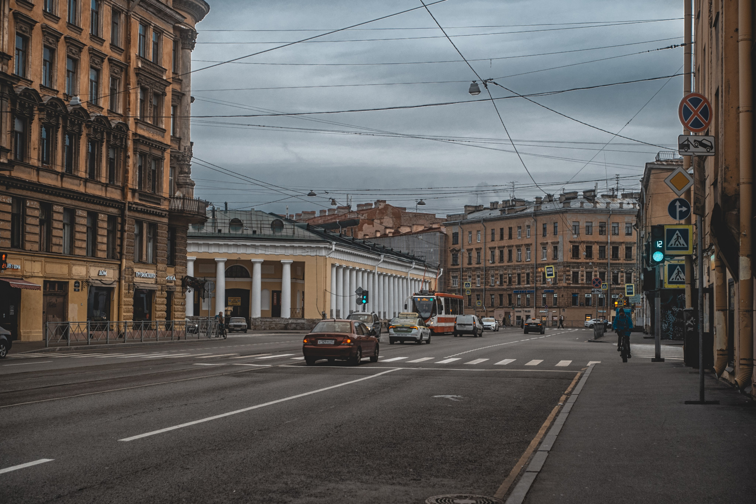 Saint-Petersbourg. Photographe sur Cote d’Azur. Portraits de familles, couples, enfants, événements