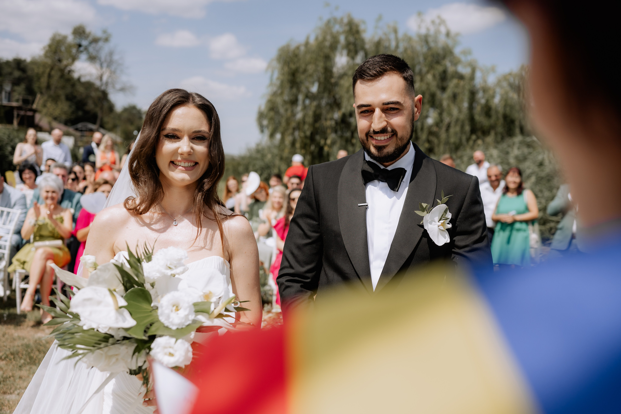 Cununie civila in aer liber , artificii de zi colorate , decor nunta , nunta la Hotel Traian. Proud Vision Weddings | Wedding Photography & Film — Servicii profesionale Foto Video Nunta Iasi