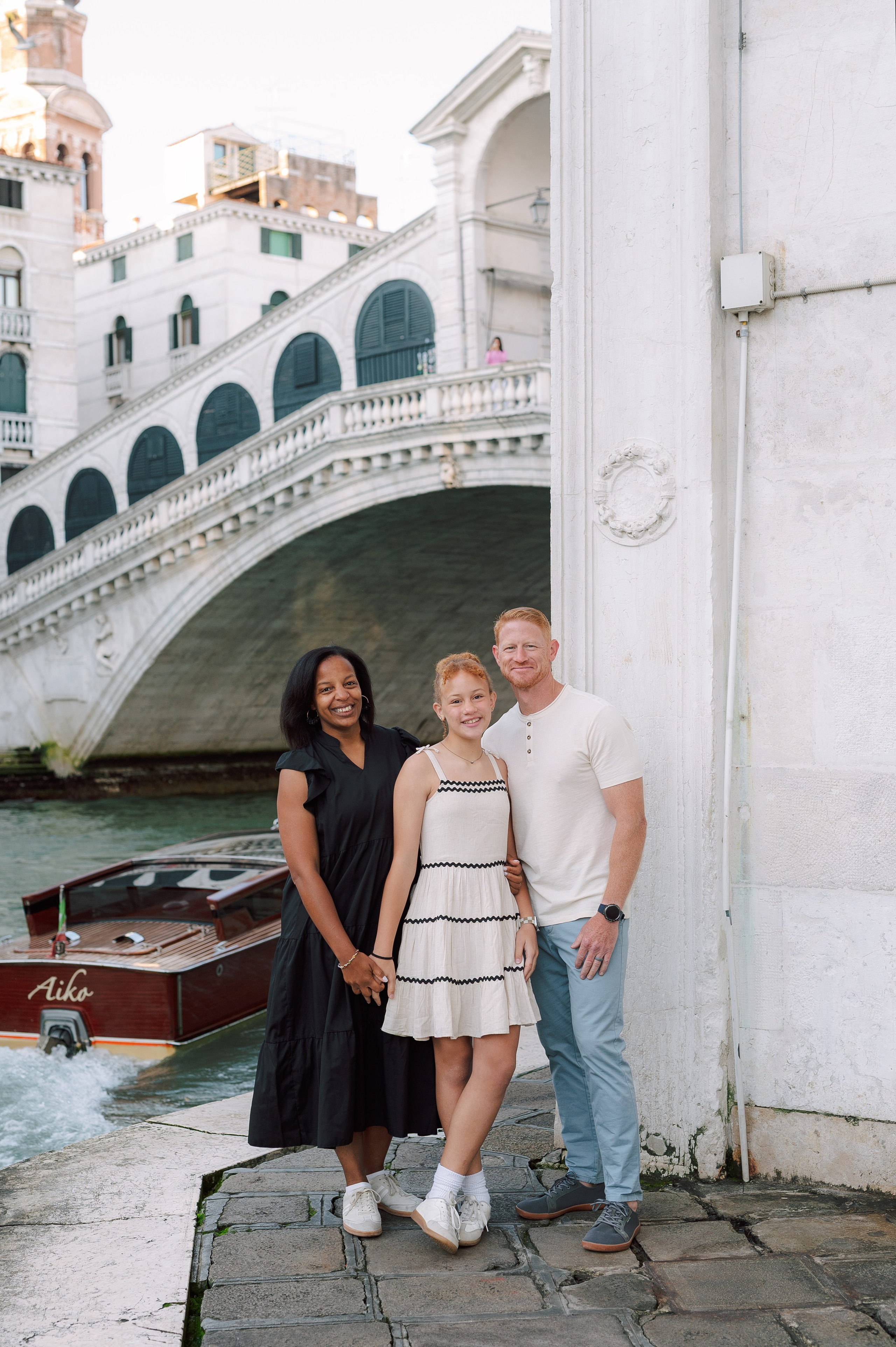 Eliza, Elena, Elliana, Teresa and Brad. Photographer in Venice Anna Terzi
