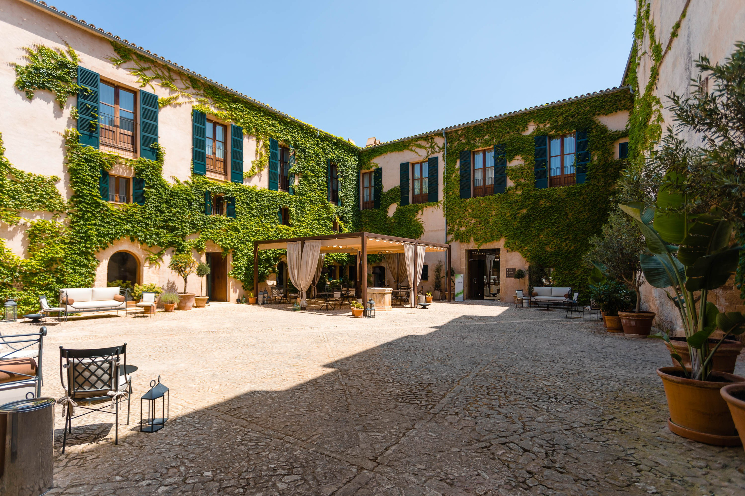 Skoda car presentation manufacturer in Mallorca. Mallorca Wedding, Corporate & Social Photographer