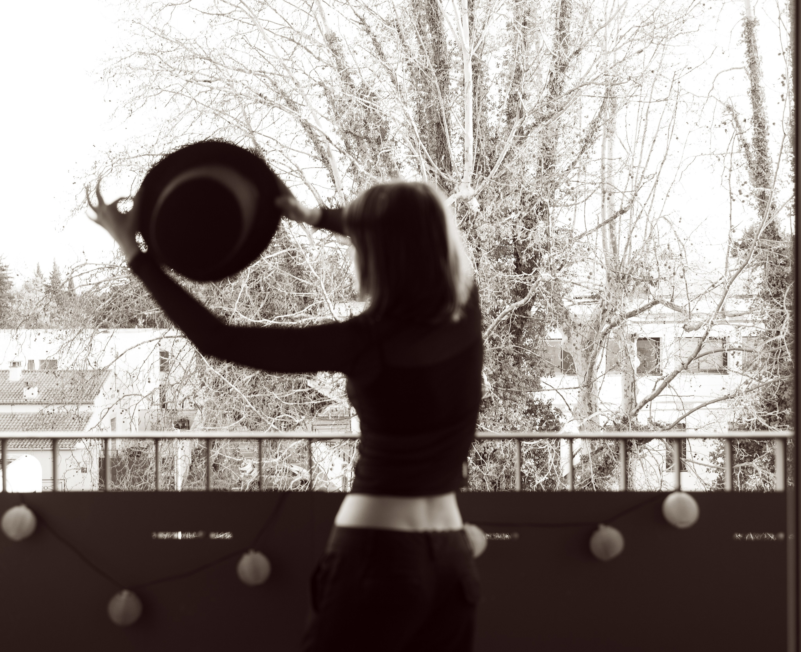 Portrait de femme charismatique. Histoires d’amour, séances photos de famille et de mariage en France