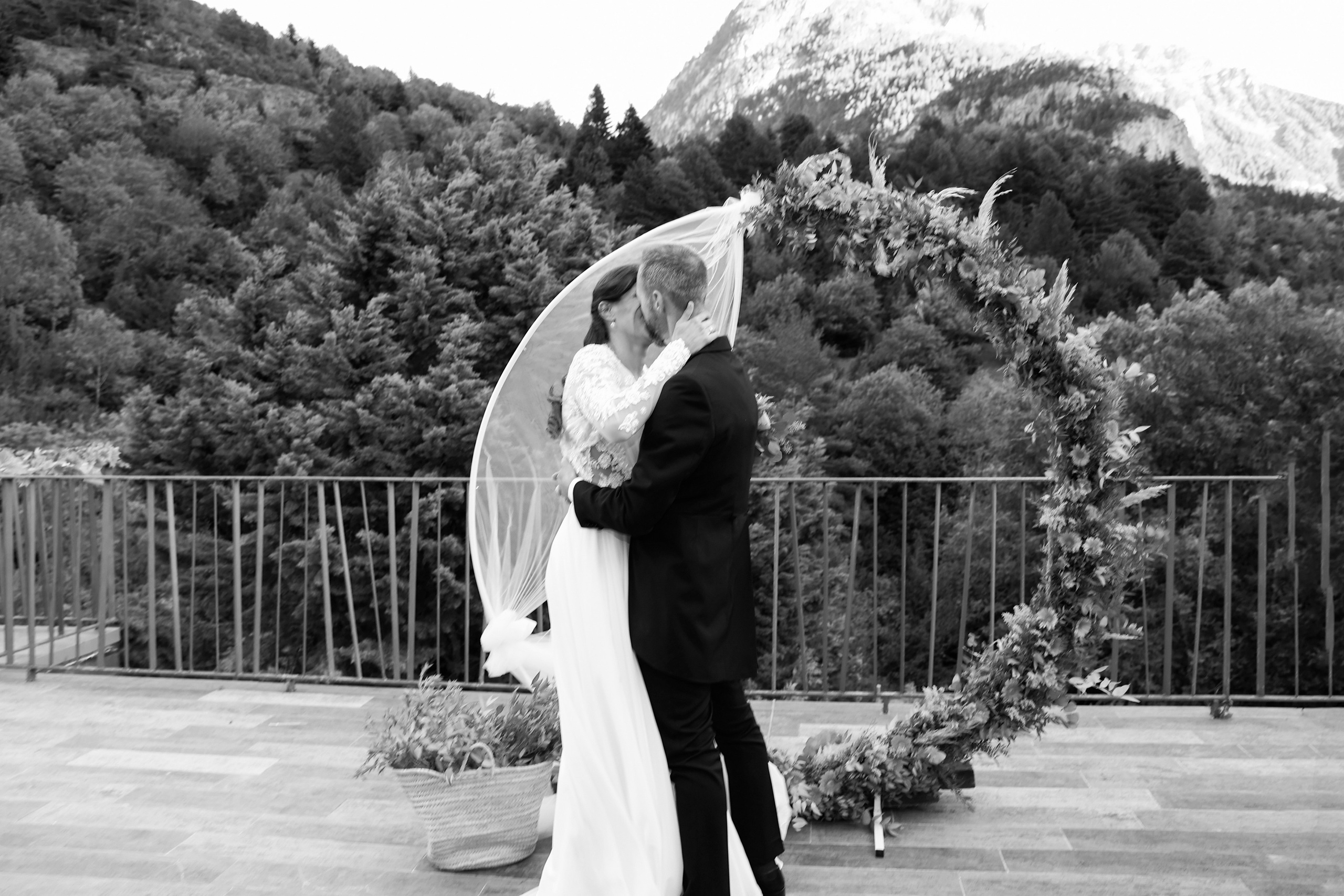 Miriam & Jorge. Fotografía de Eventos, Embarazo y Familiar en Pirineos