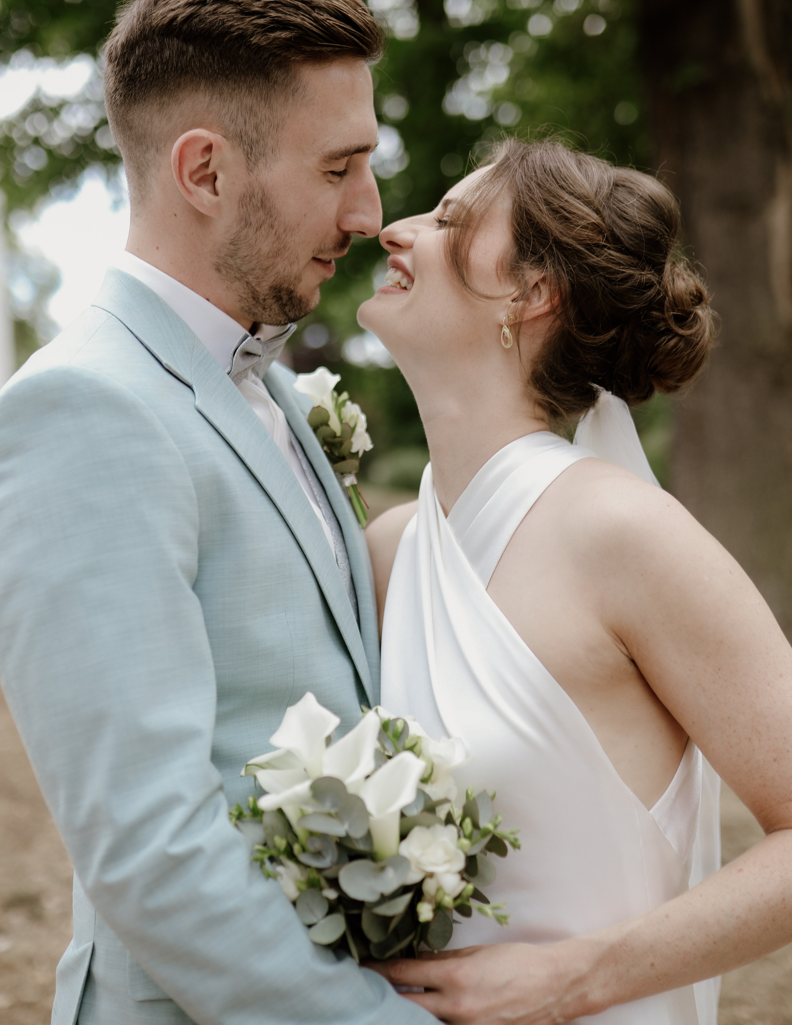Verliebtes Brautpaar im Abendlicht – Hochzeitsfotograf Pfalz