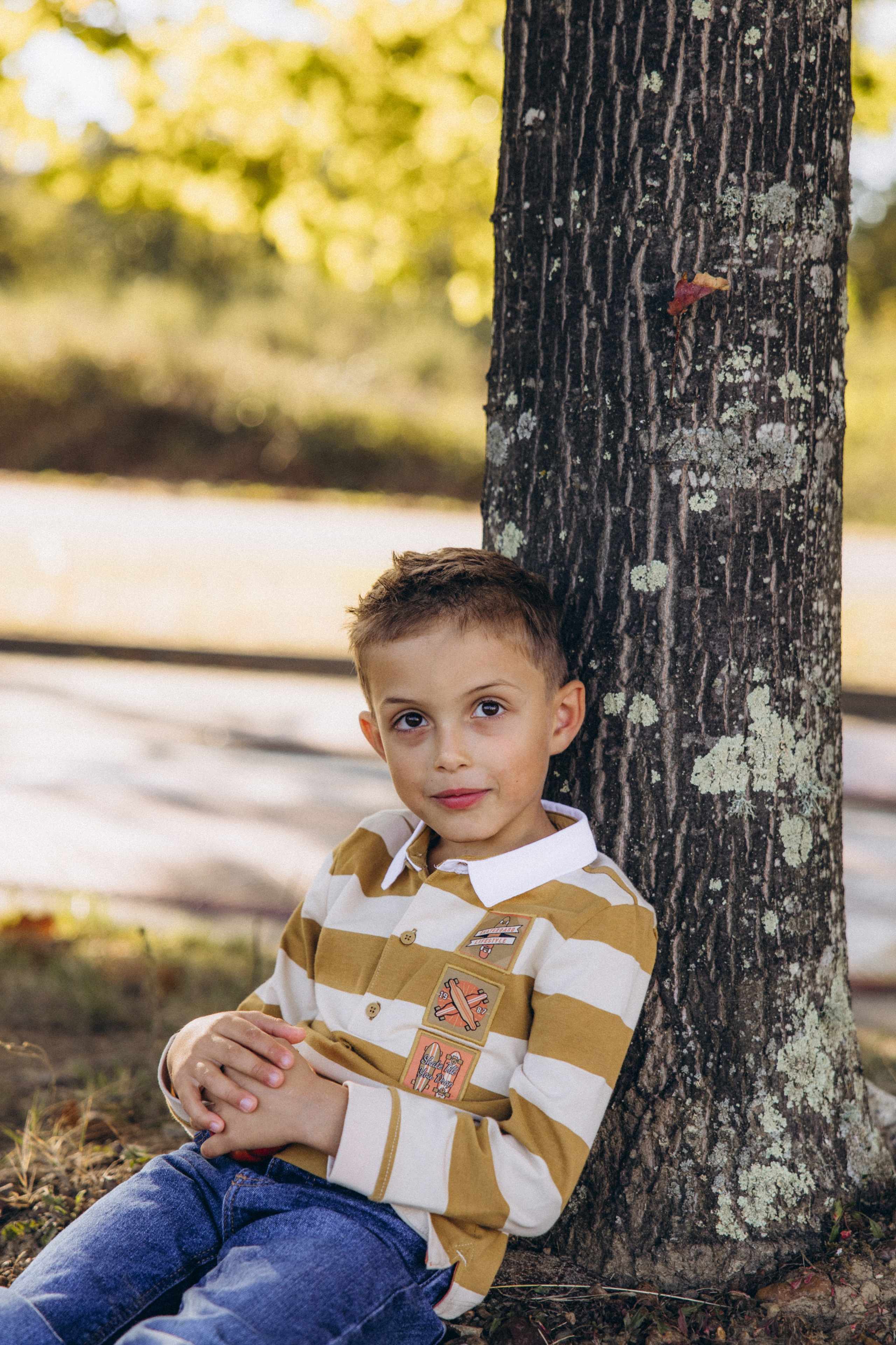 Autumn mother-son family photoshoot in Toulouse. Eugenie Smirnova — wedding, corporate and lifestyle photographer in Toulouse and Southwest France