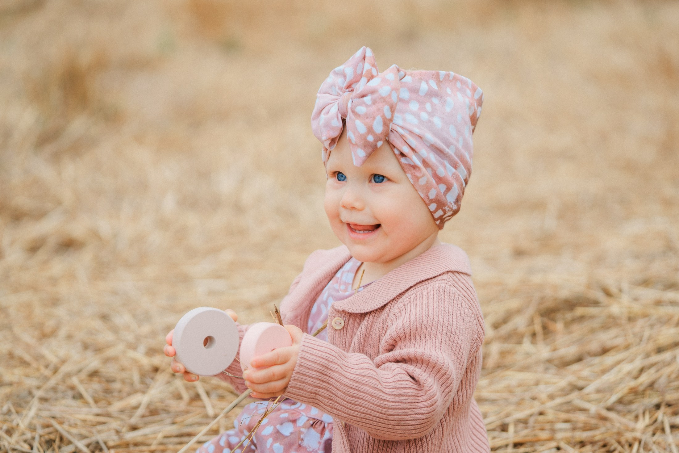 Yksivuotiskuvaus Tuomarinkylän kartanon pihalla