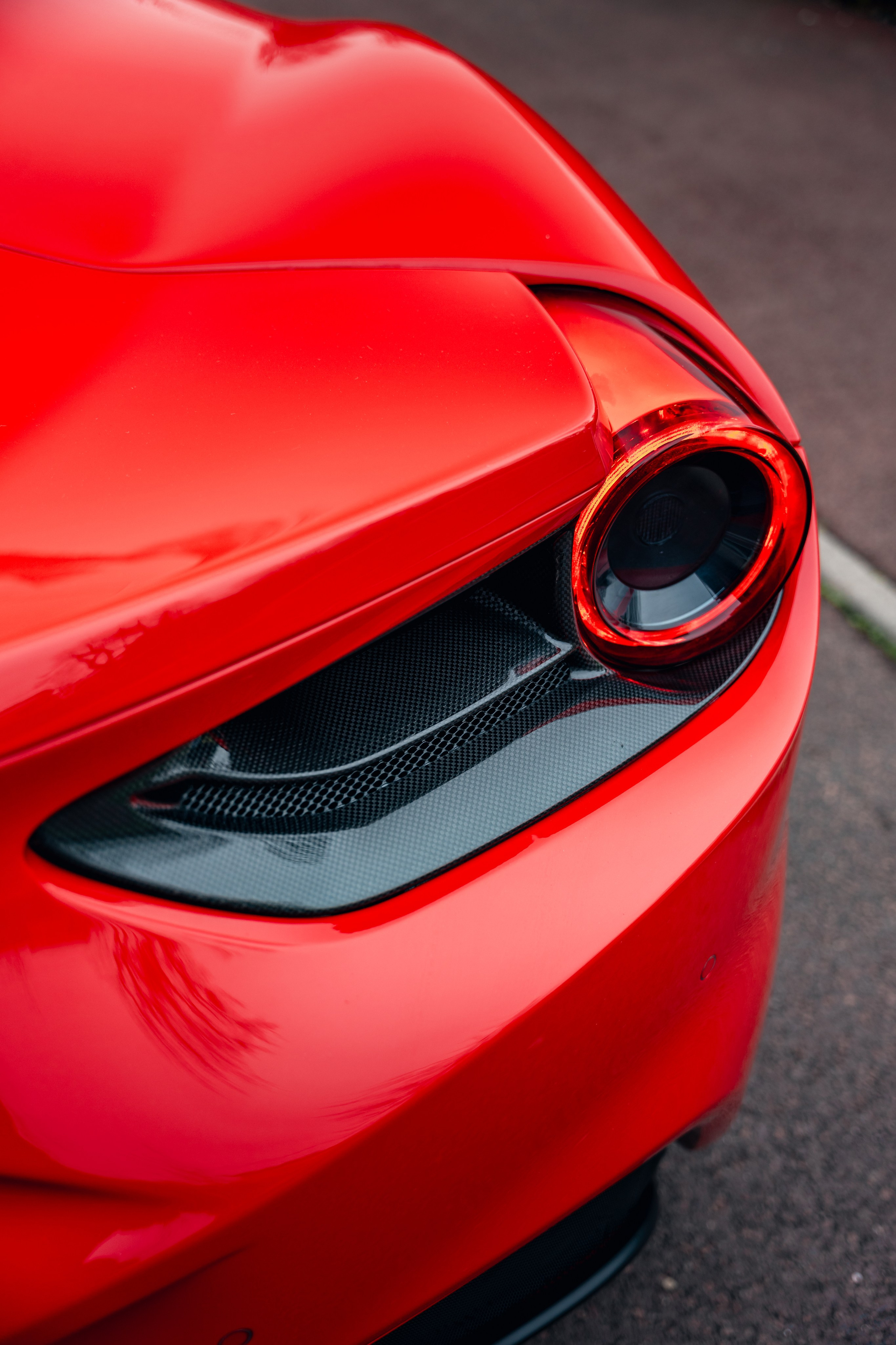 Ferrari 488 GTB. Photographe de voitures à Paris — Vitalii Motruk