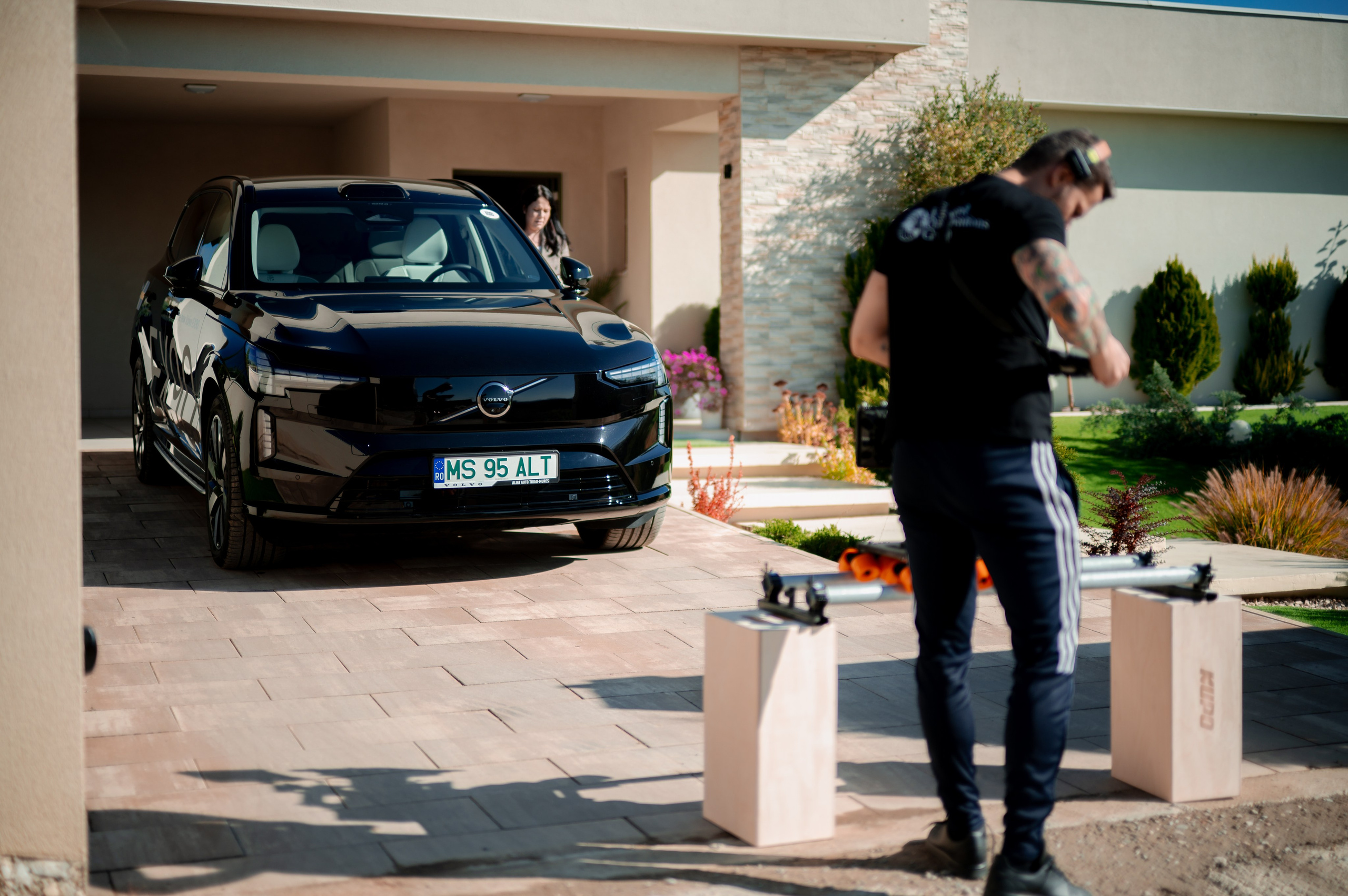 Behind the Scenes. Somesan Agency