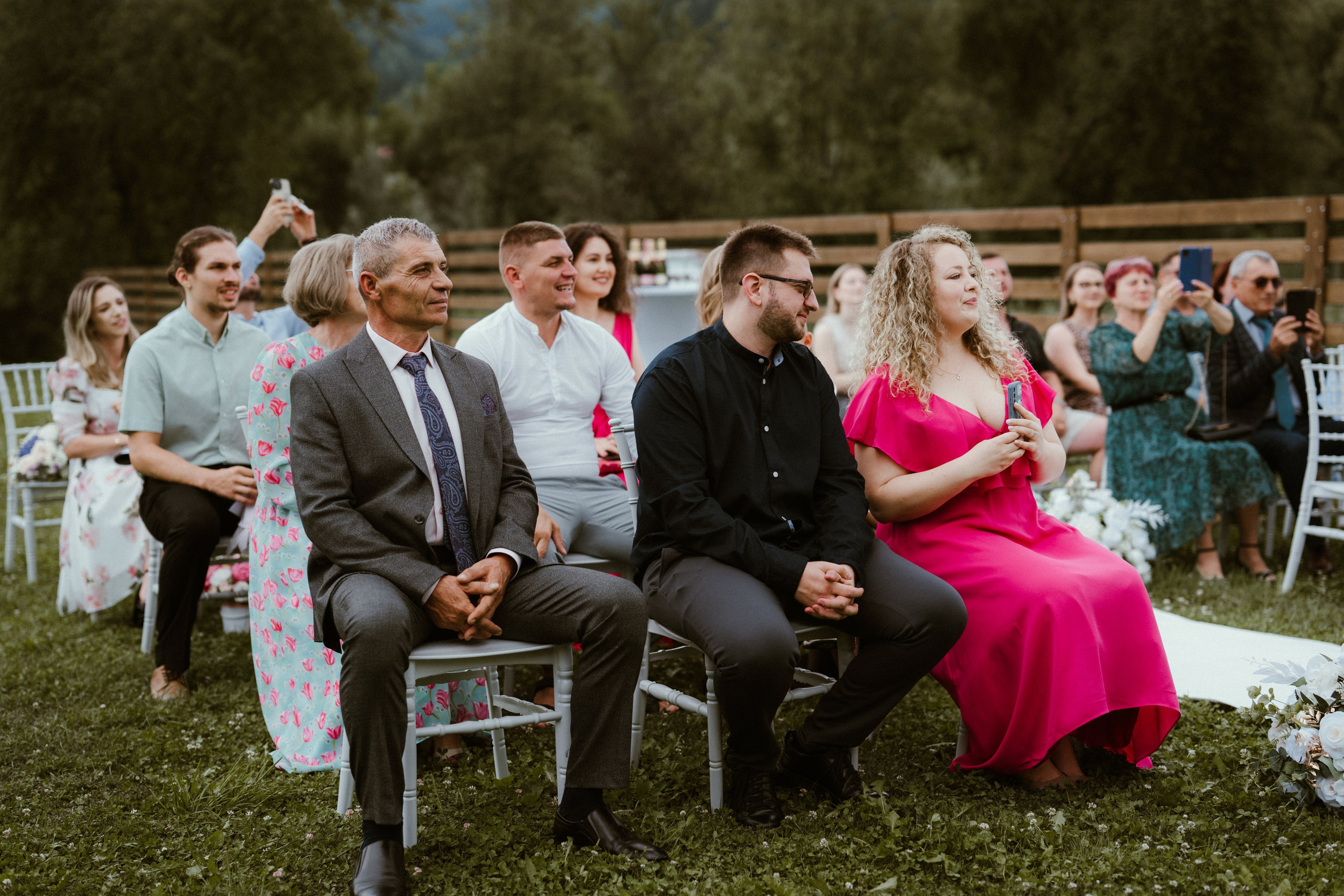 Fotograf profesionist de nuntă. Cu o abordare creativă și tehnici unice, spunem povestea voastră prin imagini pline de iubire și naturalețe. Descoperă arta fotografiei de nuntă . Fotograf Iasi, fotograf de nunta Suceava. Fotografii de nuntă. Pachet fotografii de nuntă. Fotograf Iasi, fotograf Suceava, fotograf Botosani, fotograf Romania. Servicii foto nuntă. Servicii foto-video.