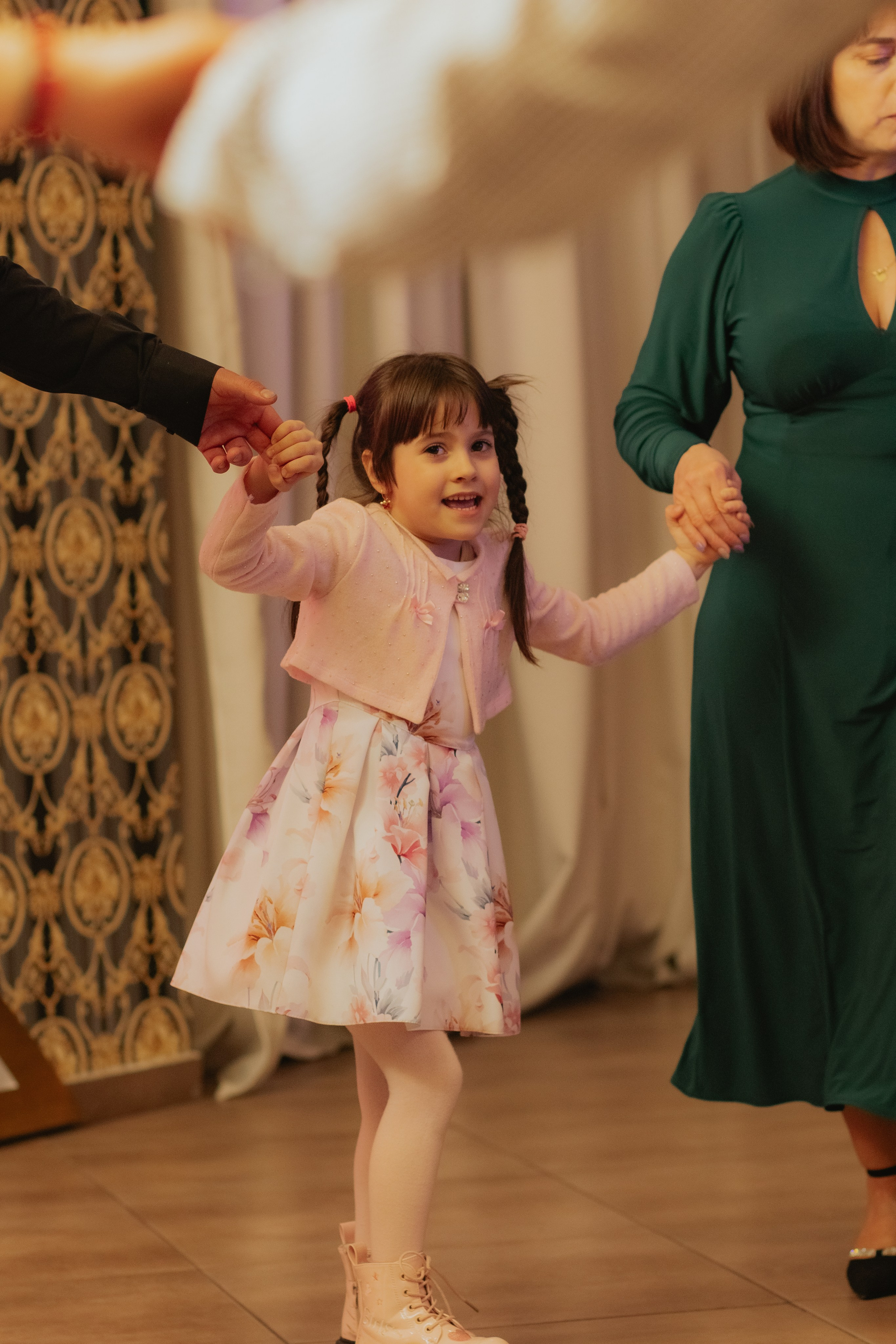 Kevin. Fotograf si videograf — evenimente si studio