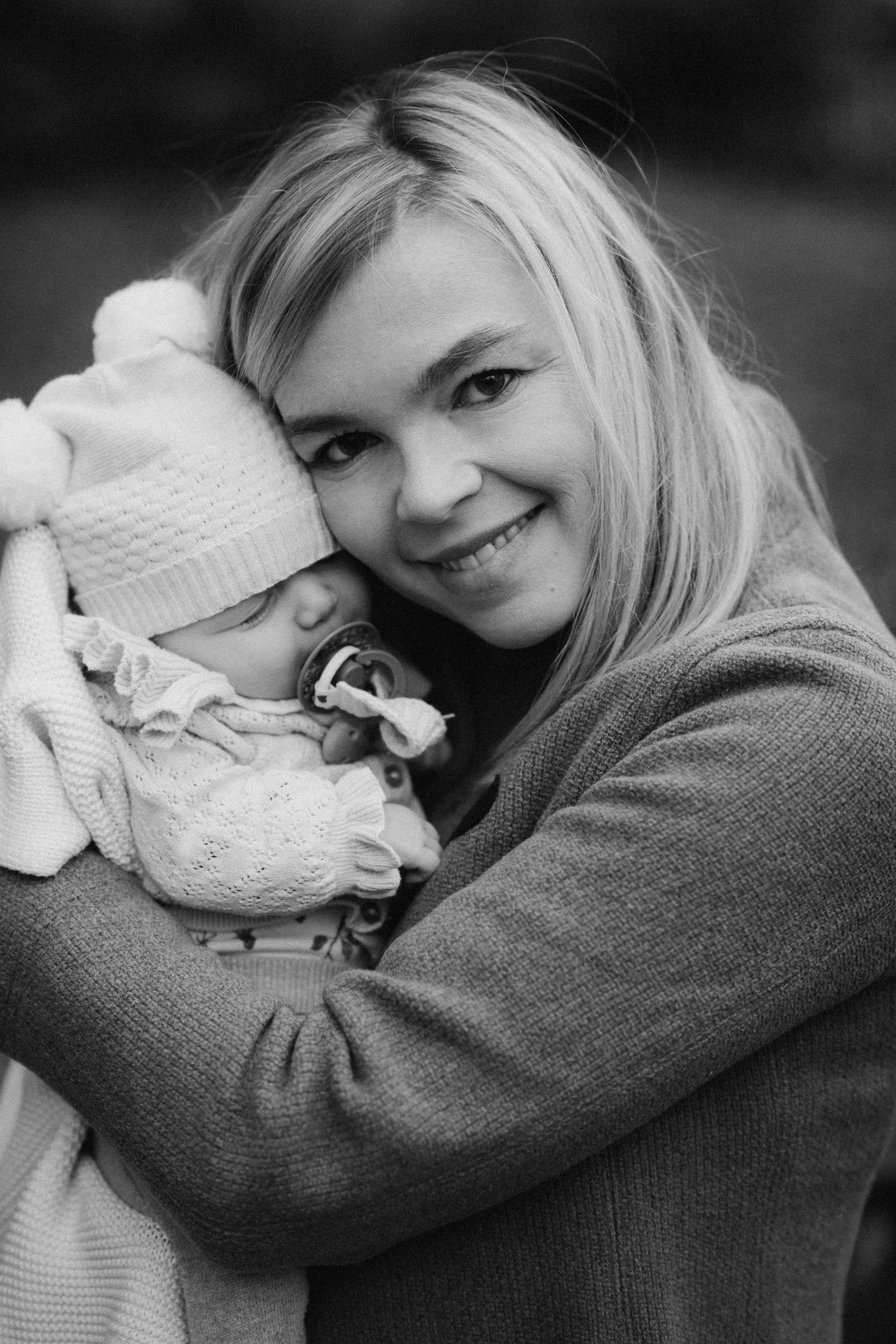 Family photoshoot with newborn baby. Wedding & Family photographer in County Donegal and Dublin, Ireland