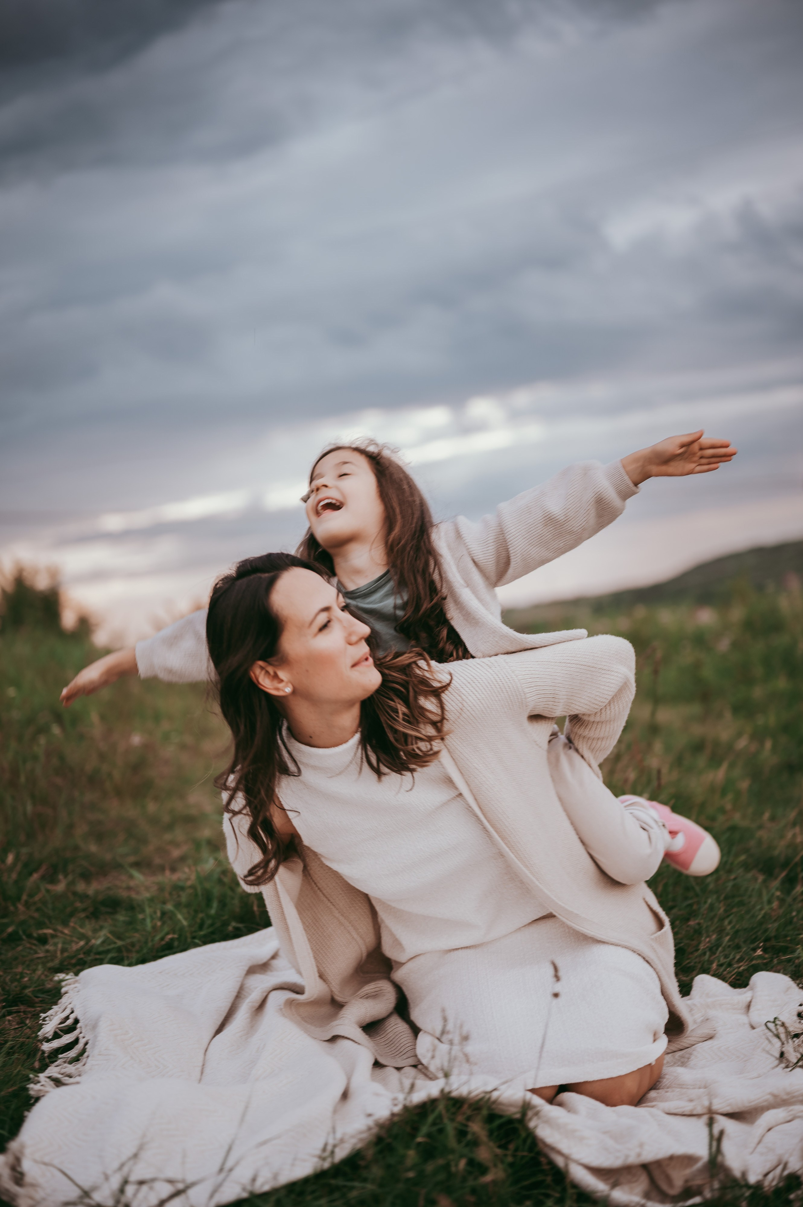Bojana i Srna / mammy and me photosession. Deciji i porodicni fotograf u Beogradu Oksana Skendzic