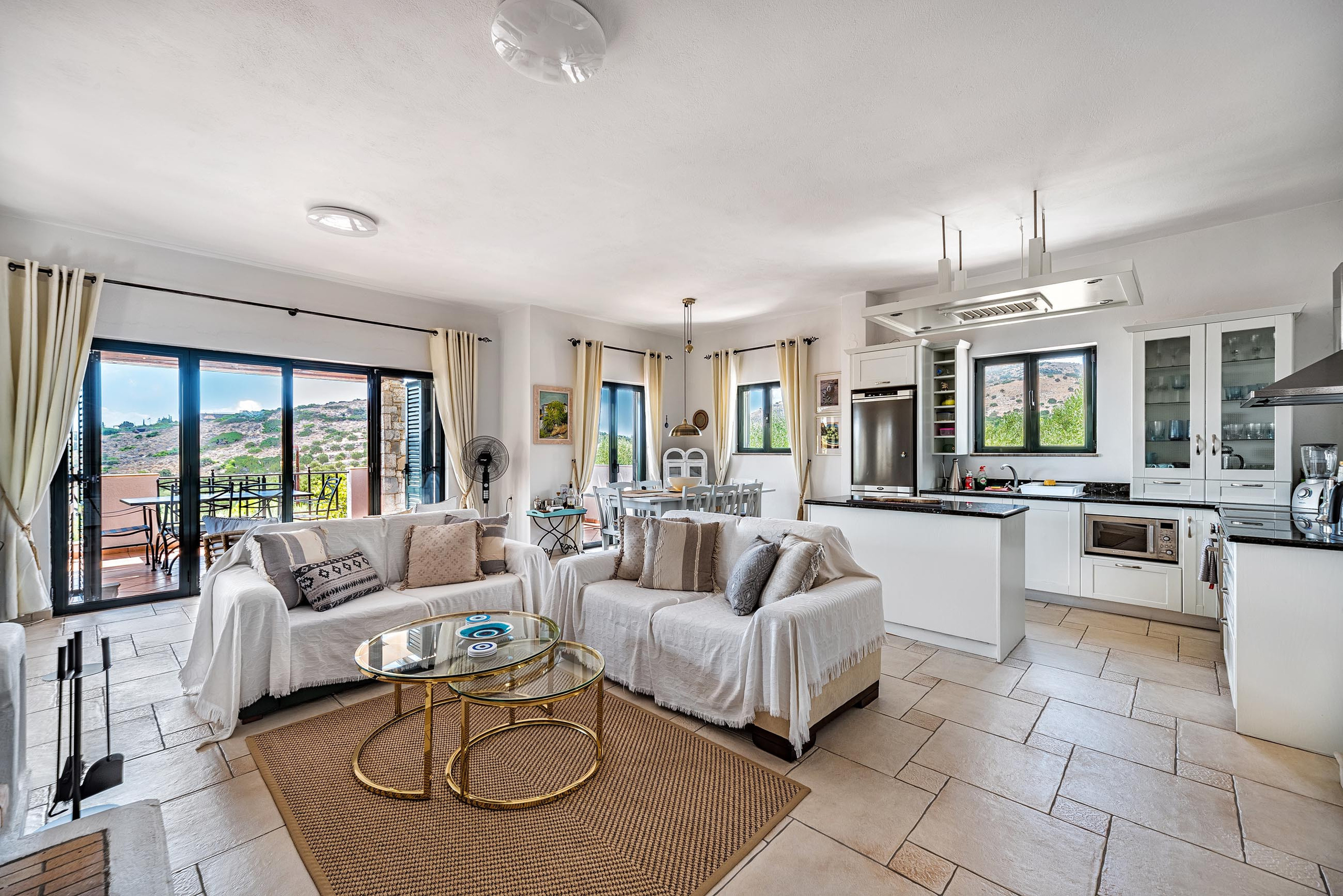 Сomments. Studio Photomax — Maxim Prikhodnyuk content, family, wedding and adver