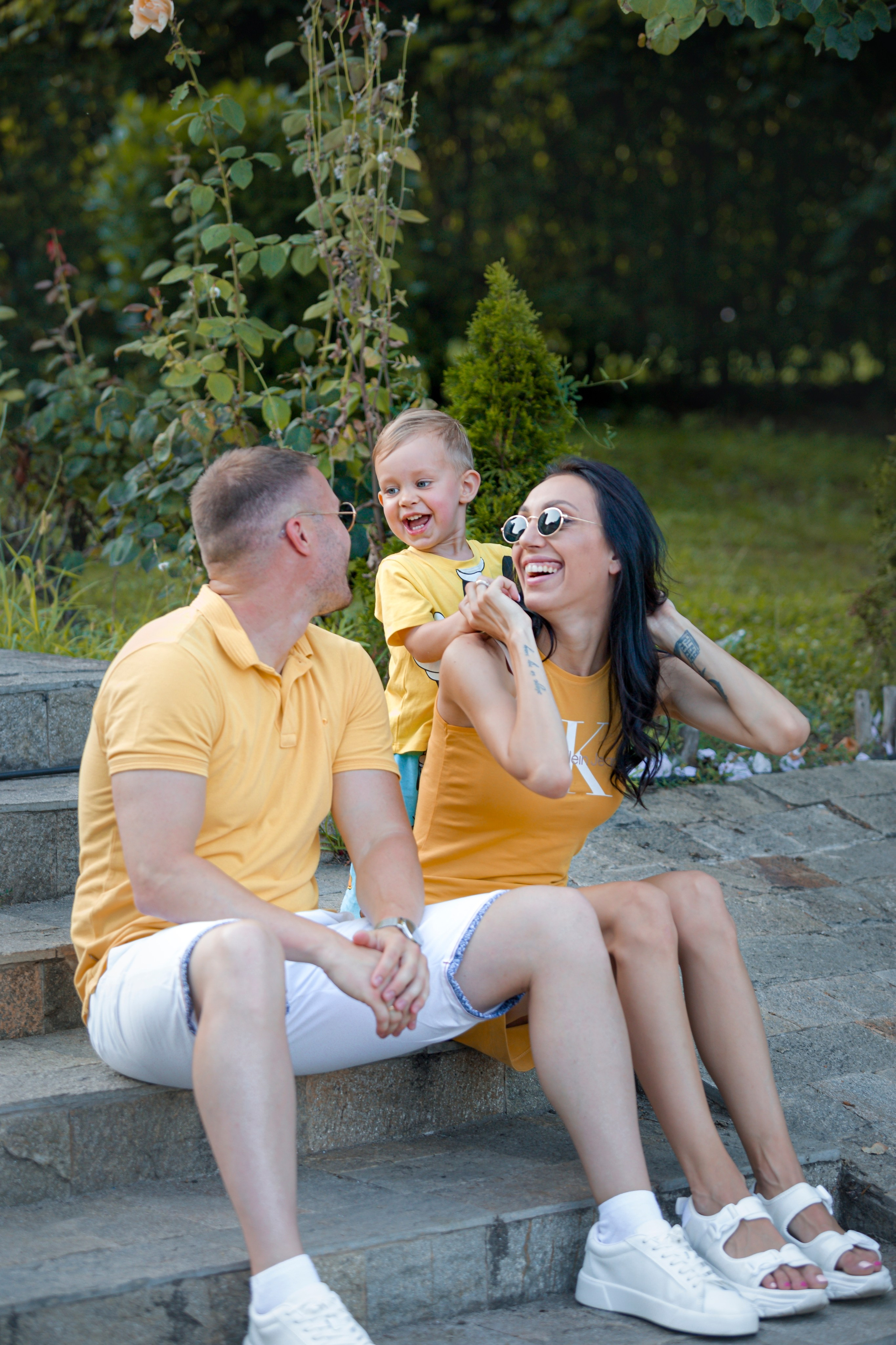 Семейни фотосесии. Фотограф Бургас. Фотосесии в студио и на открито, портрети, заснемане