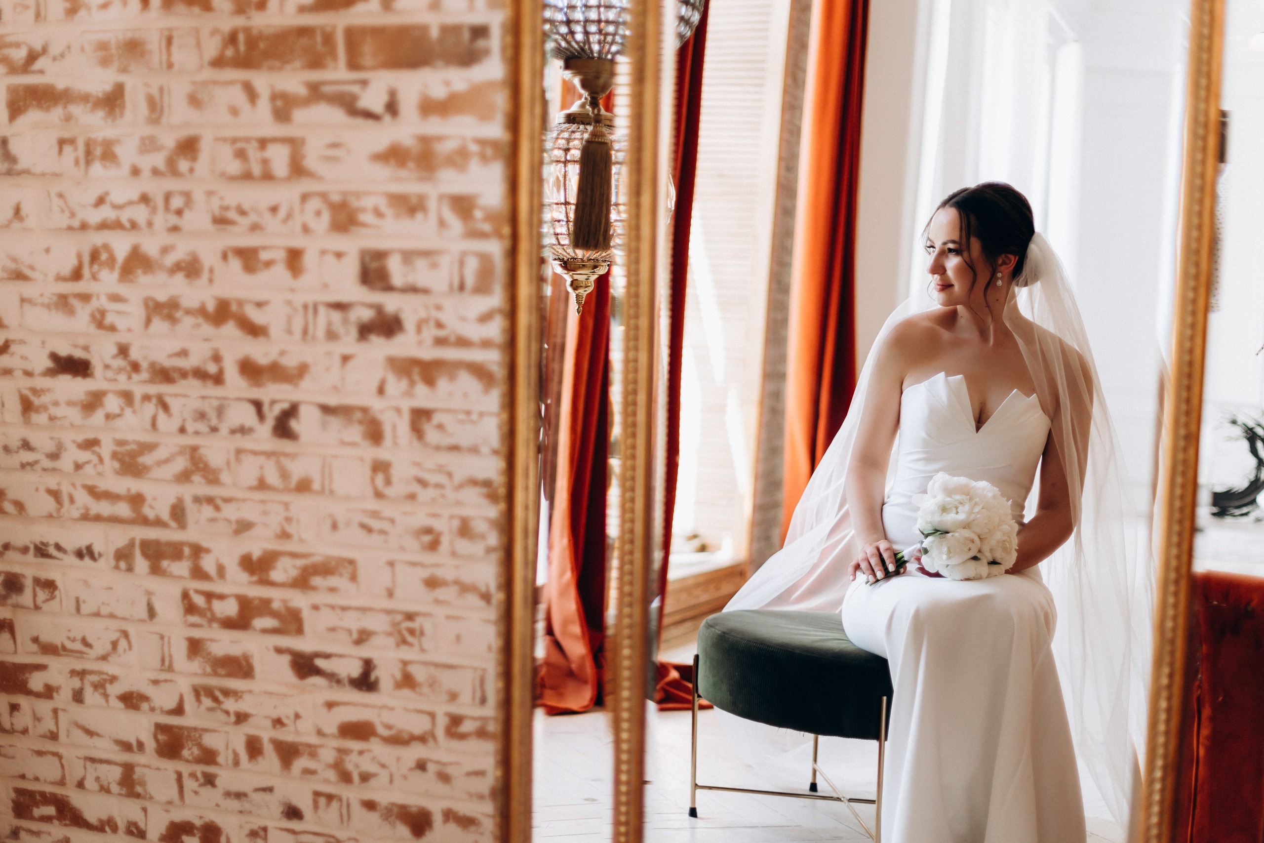 White Wedding. Wedding and Family Photograph