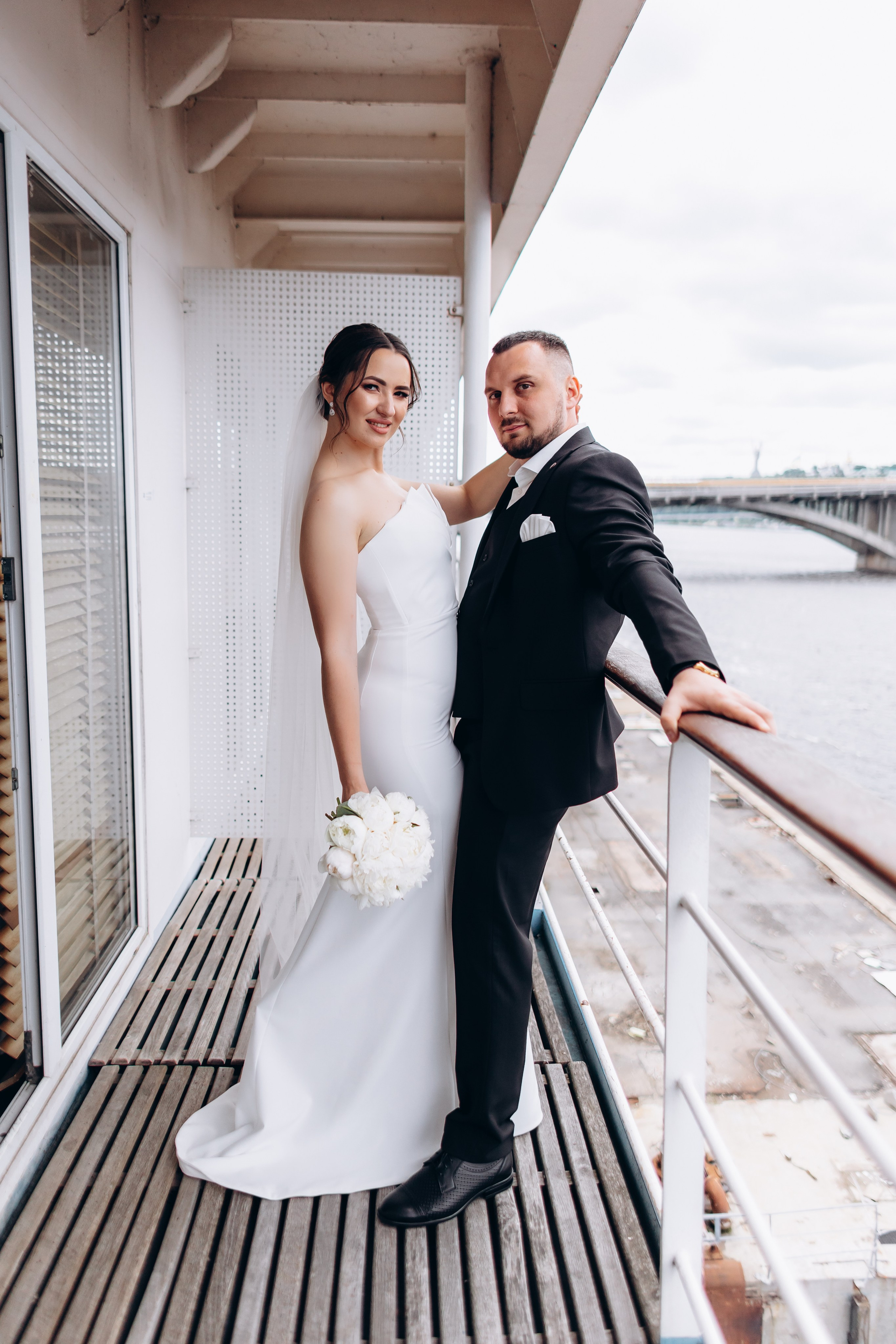 White Wedding. Wedding and Family Photograph