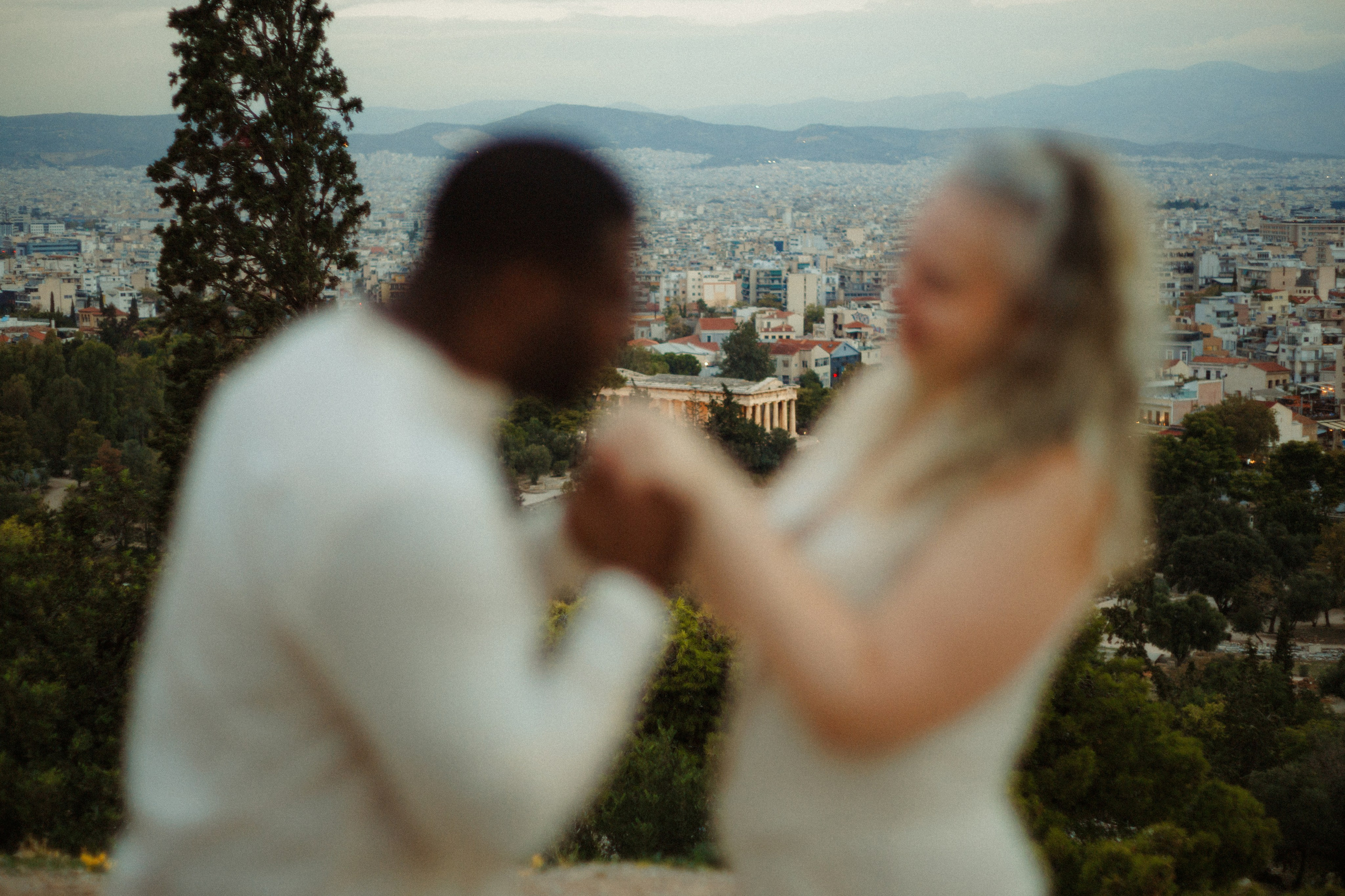 Kim’s proposal to Elizabeth in Athens. Photographer in Greece Kristina