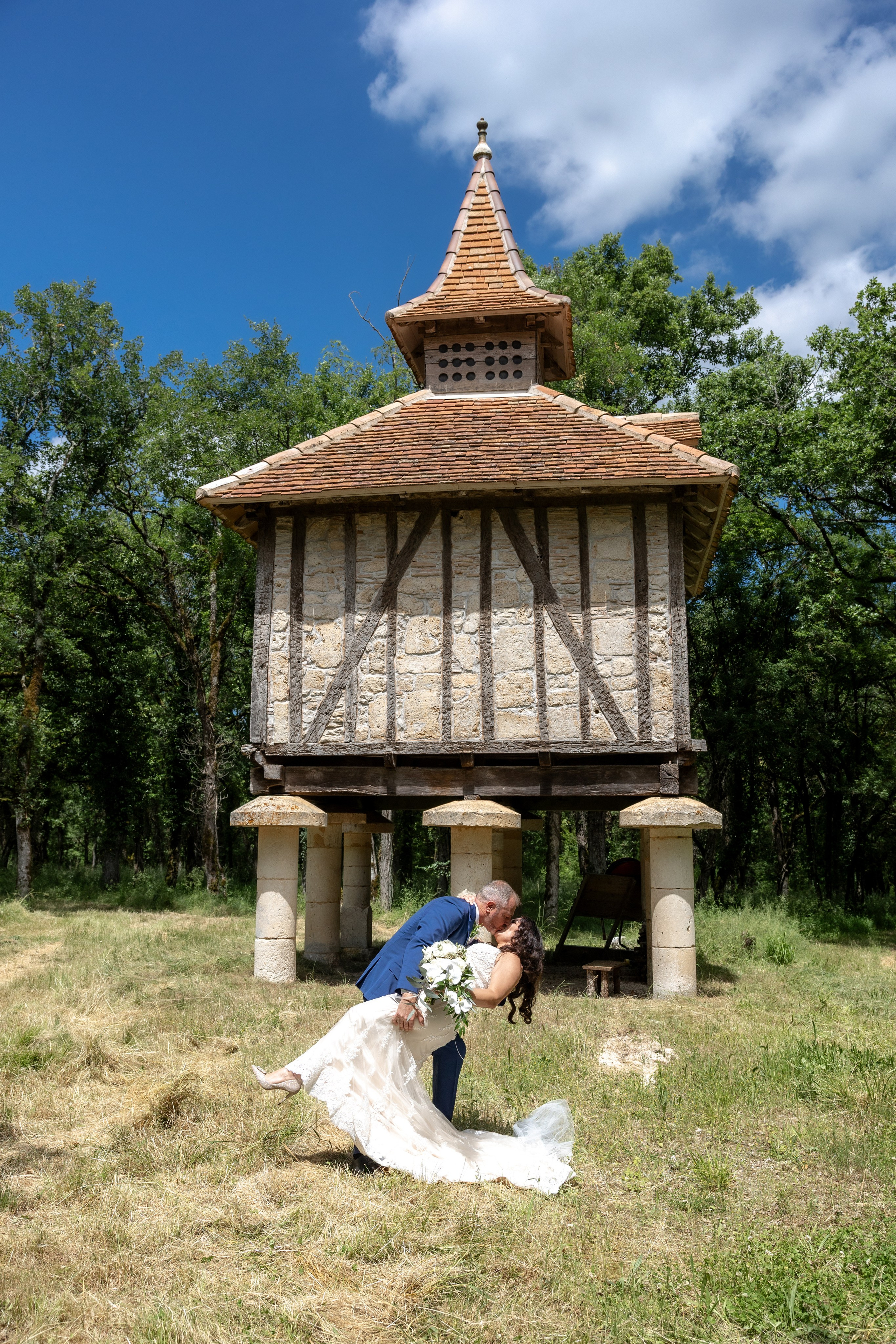 Elopement near Saint-Cirq-Lapopie. Crystal&Robert. Евгения Смирнова — фотограф в Тулузе и юго-западной Франции