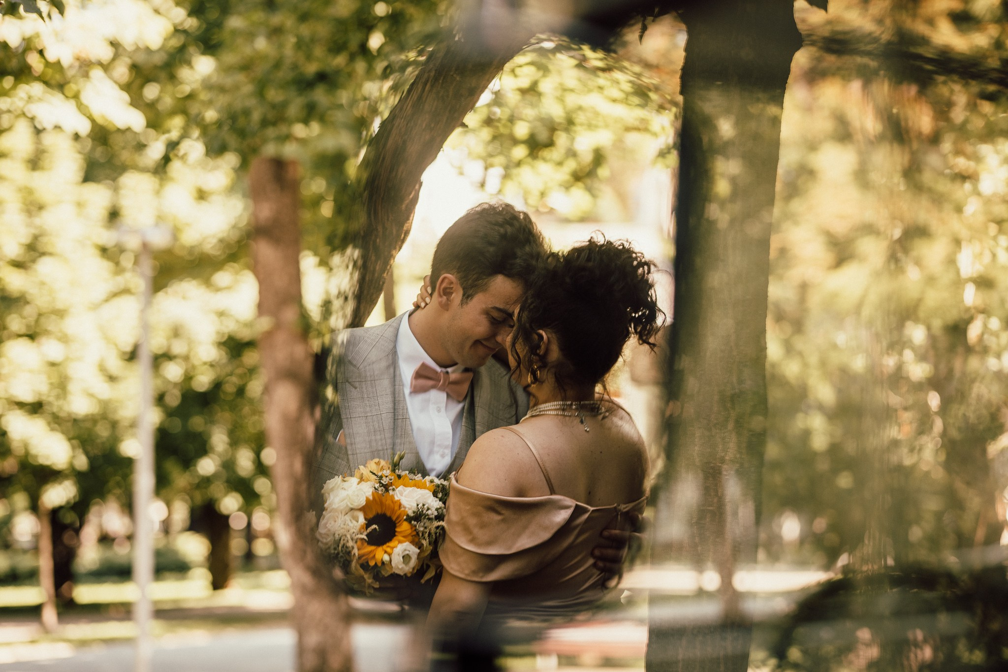 Fotograf cununie civilia, foisorul din Parcul Central din Cluj-Napoca. Horatiu Fat: Fotograf si Videograf Profesionist Nunta Cluj-Napoca