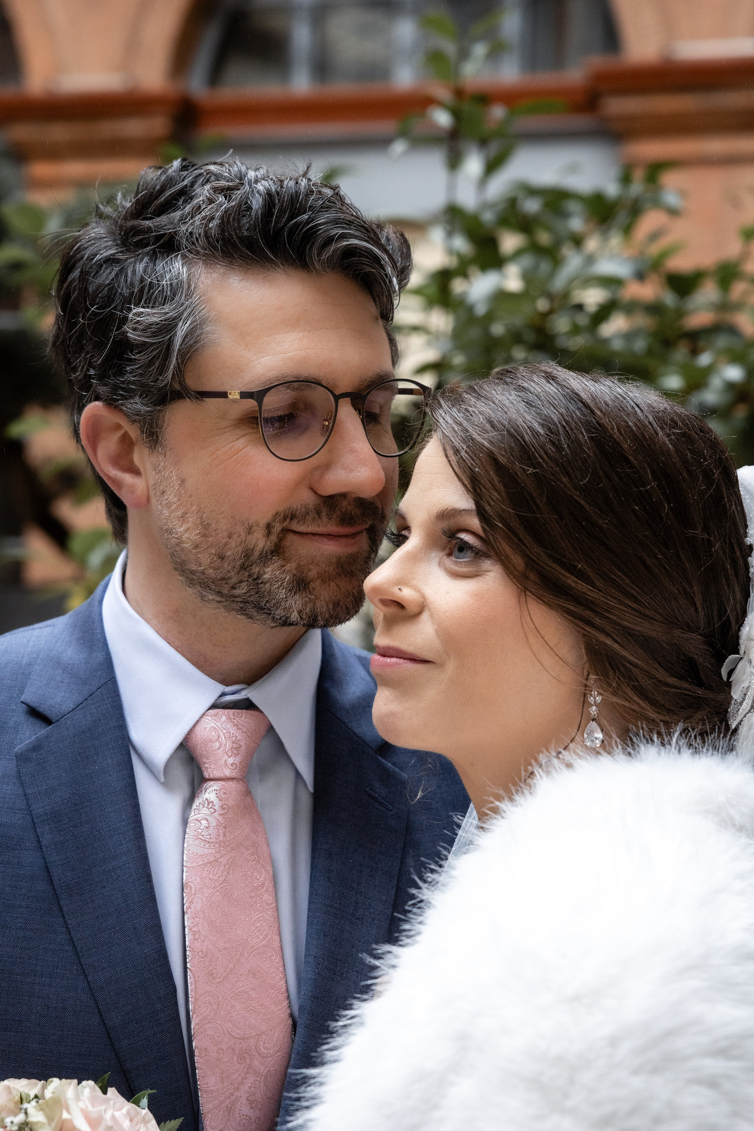 Christmas wedding to remember in Toulouse, Capitole. Gillian & Scott. Eugenie Smirnova — wedding, corporate and lifestyle photographer in Toulouse and Southwest France