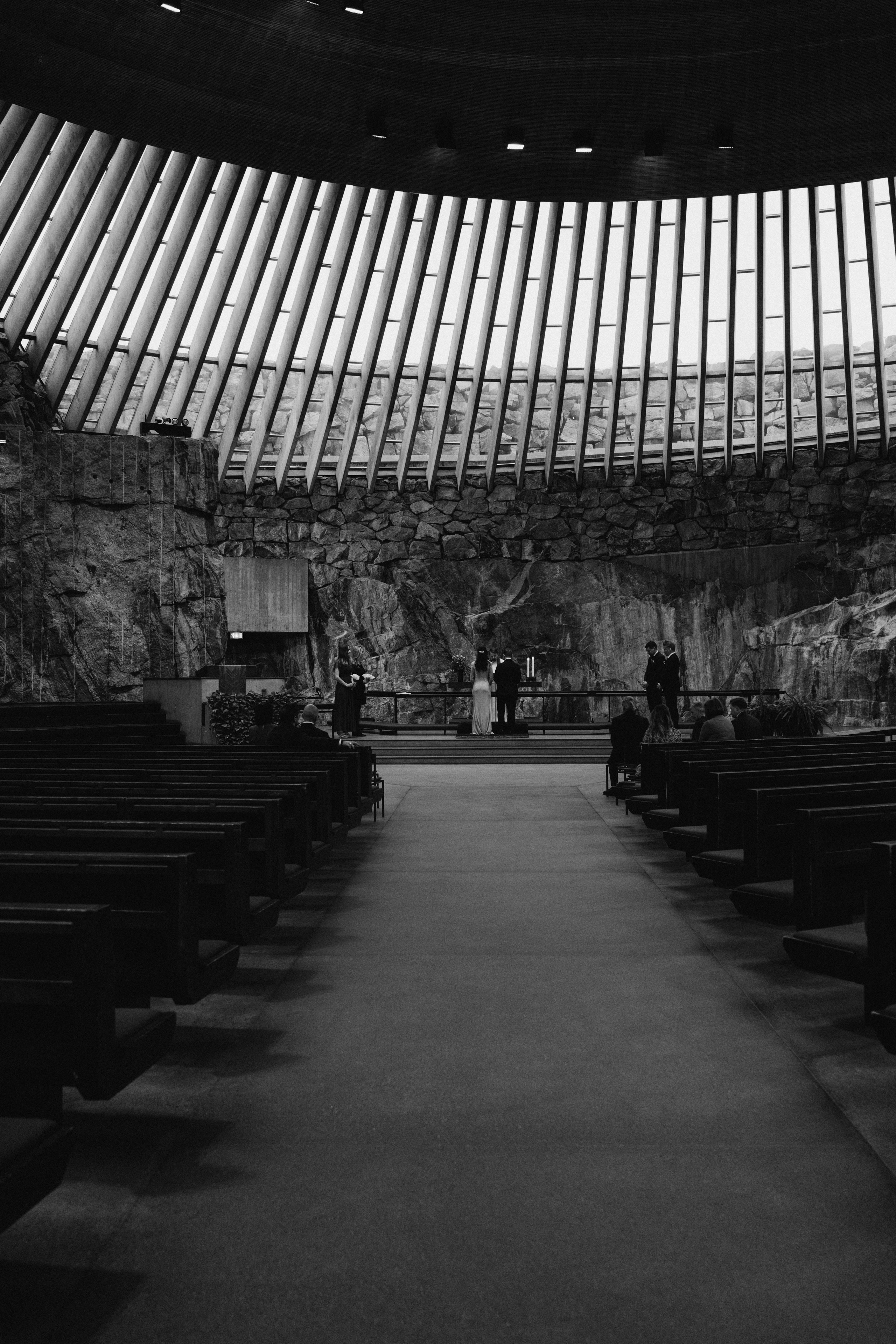 Wedding, city wedding, couple, lovestory, potrait. Wedding and portrait photographer in Helsinki Vickan O