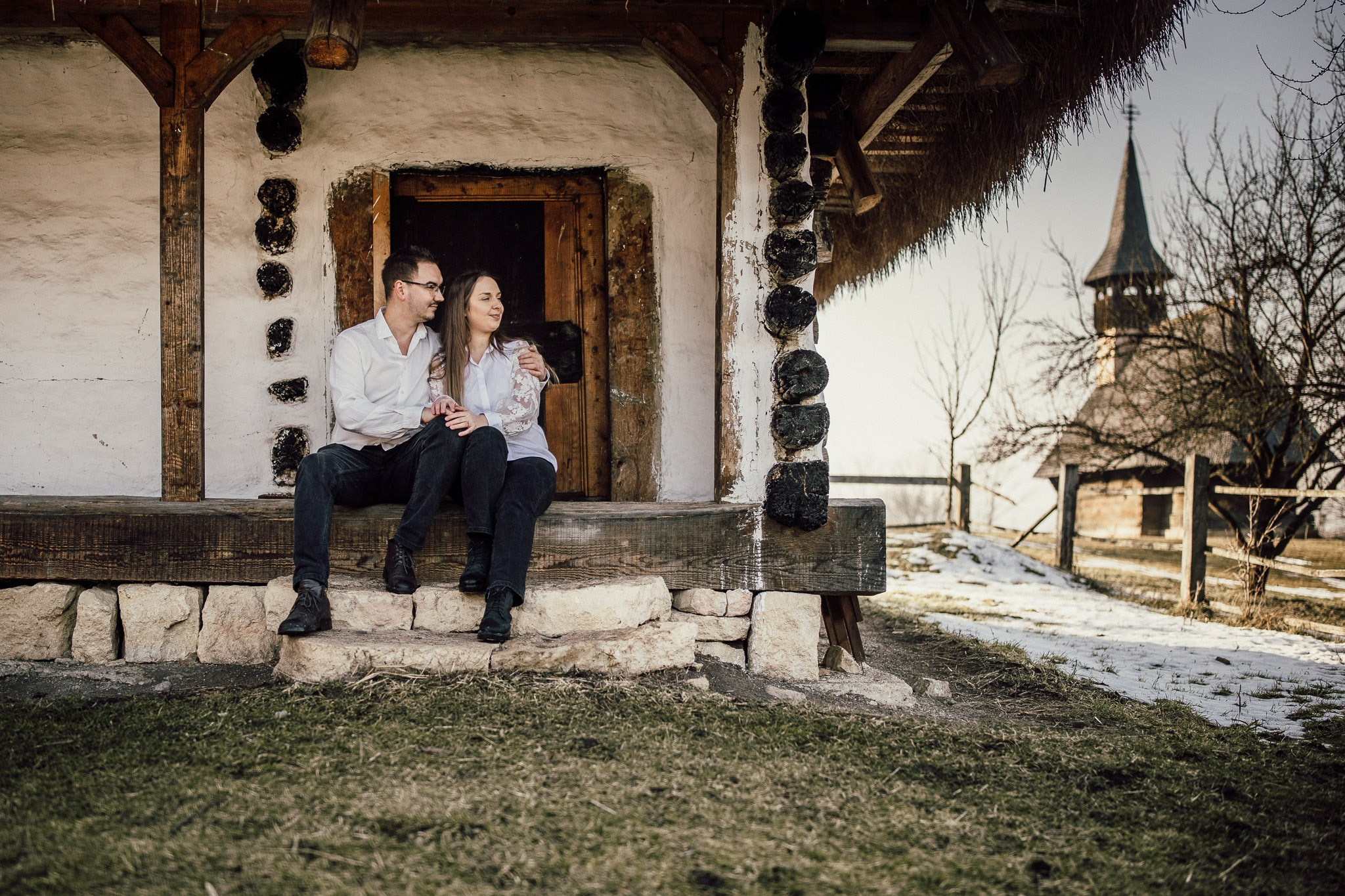 Sedinta Foto Save The Date la Parcul Etnografic Cluj. Horatiu Fat: Fotograf si Videograf Profesionist Nunta Cluj-Napoca