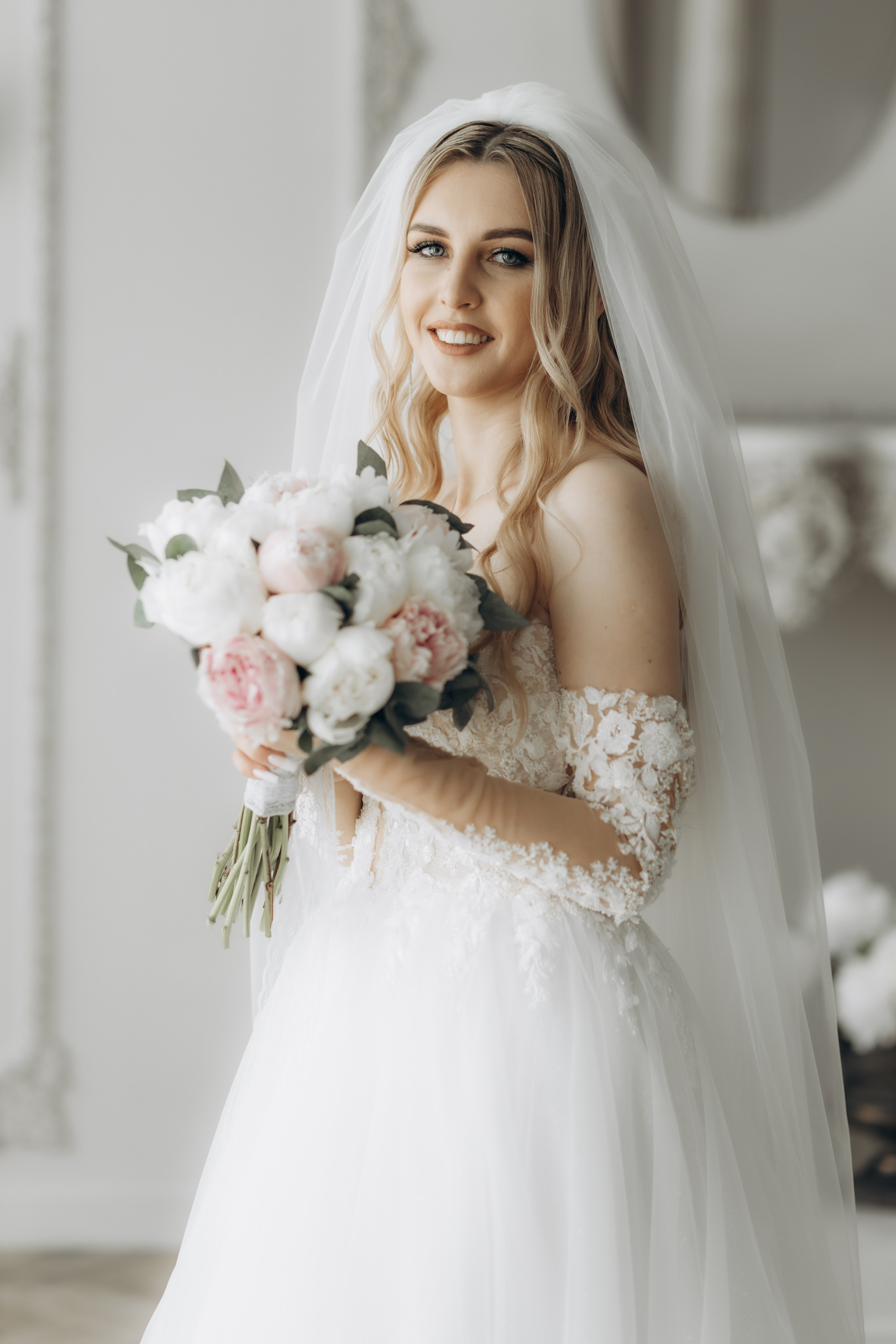 Nikolly & Constantin. Home